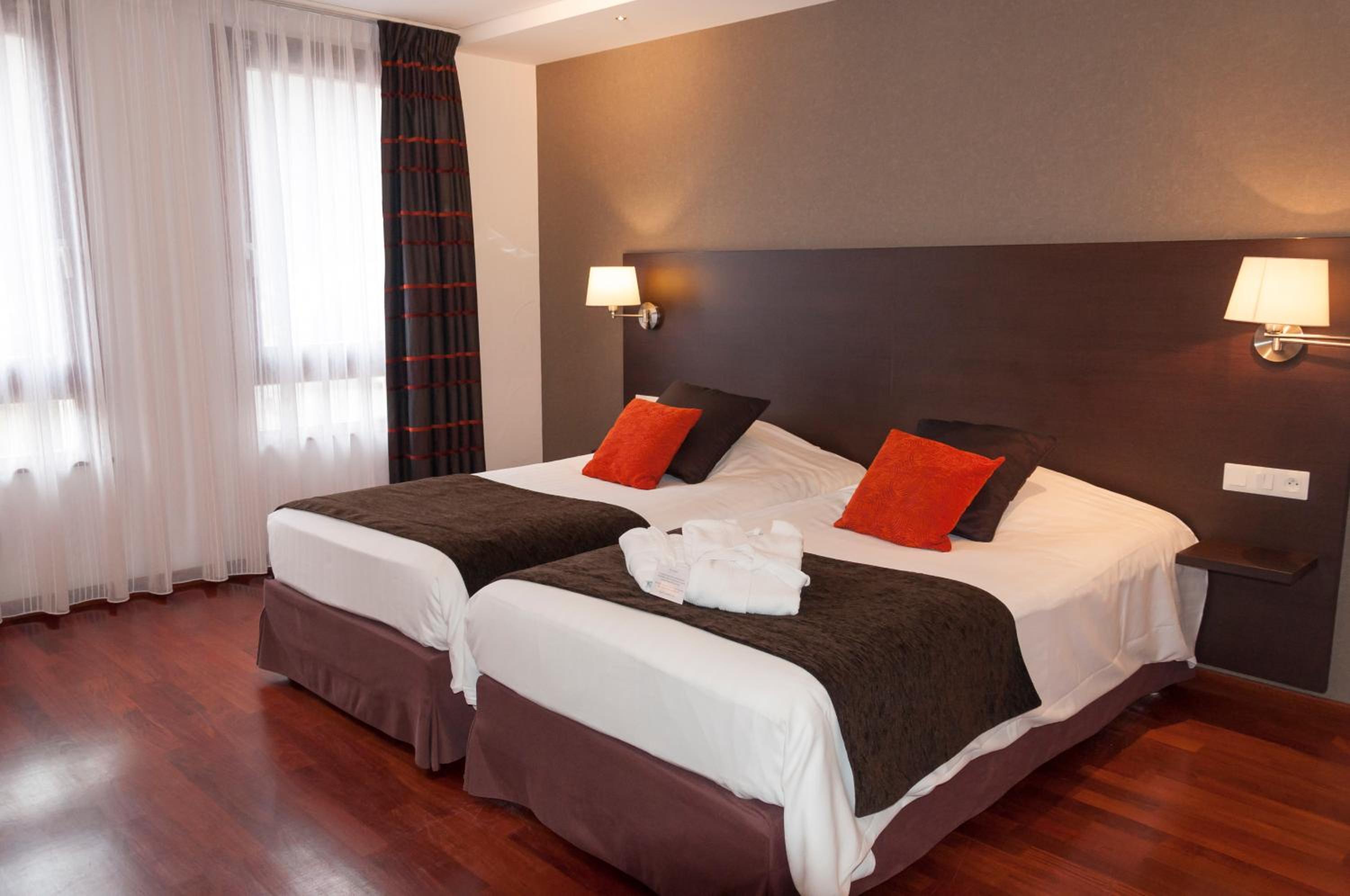 Superior Twin Room - Photo 4