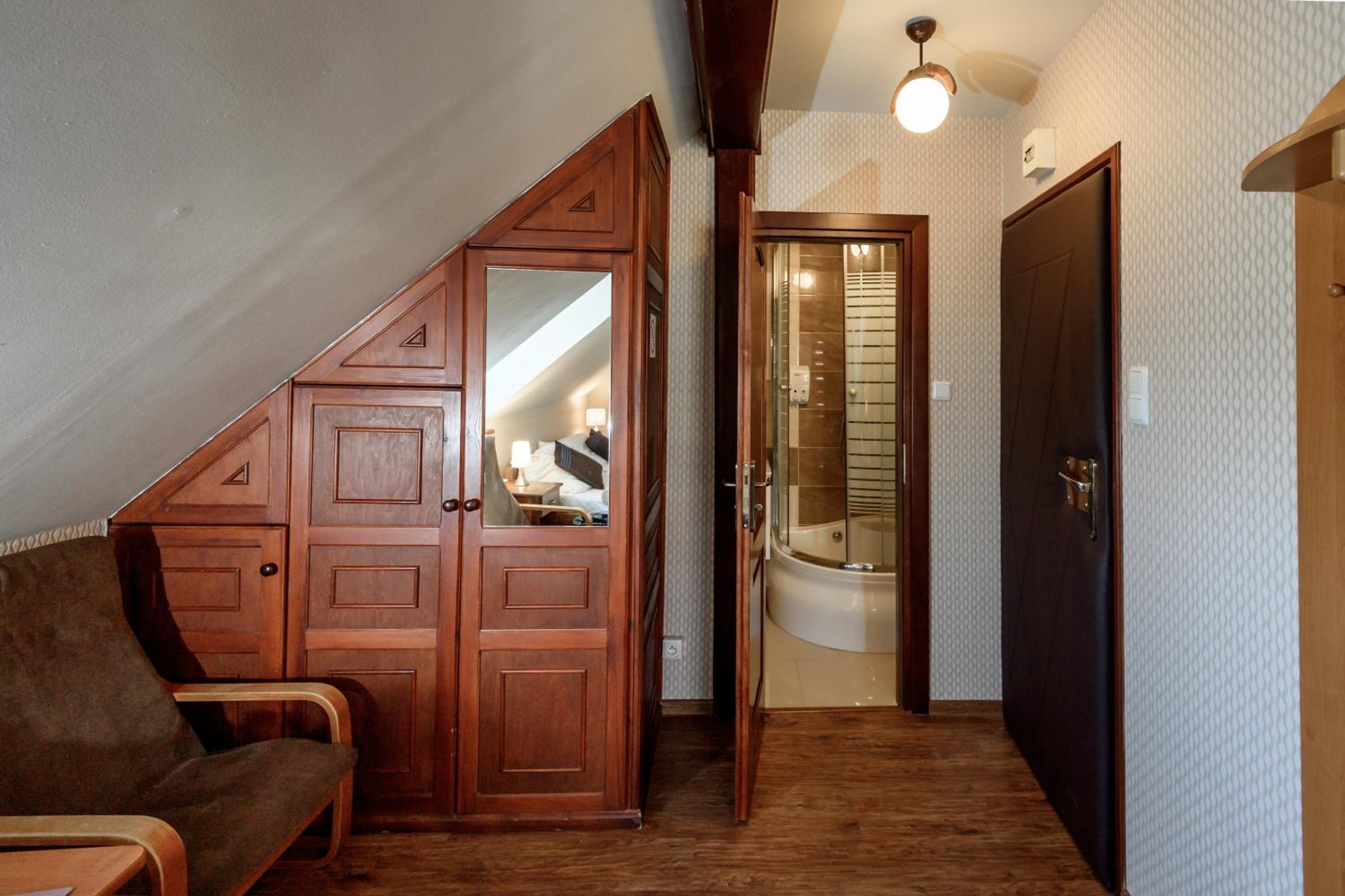 Standard Triple Room - Photo 1