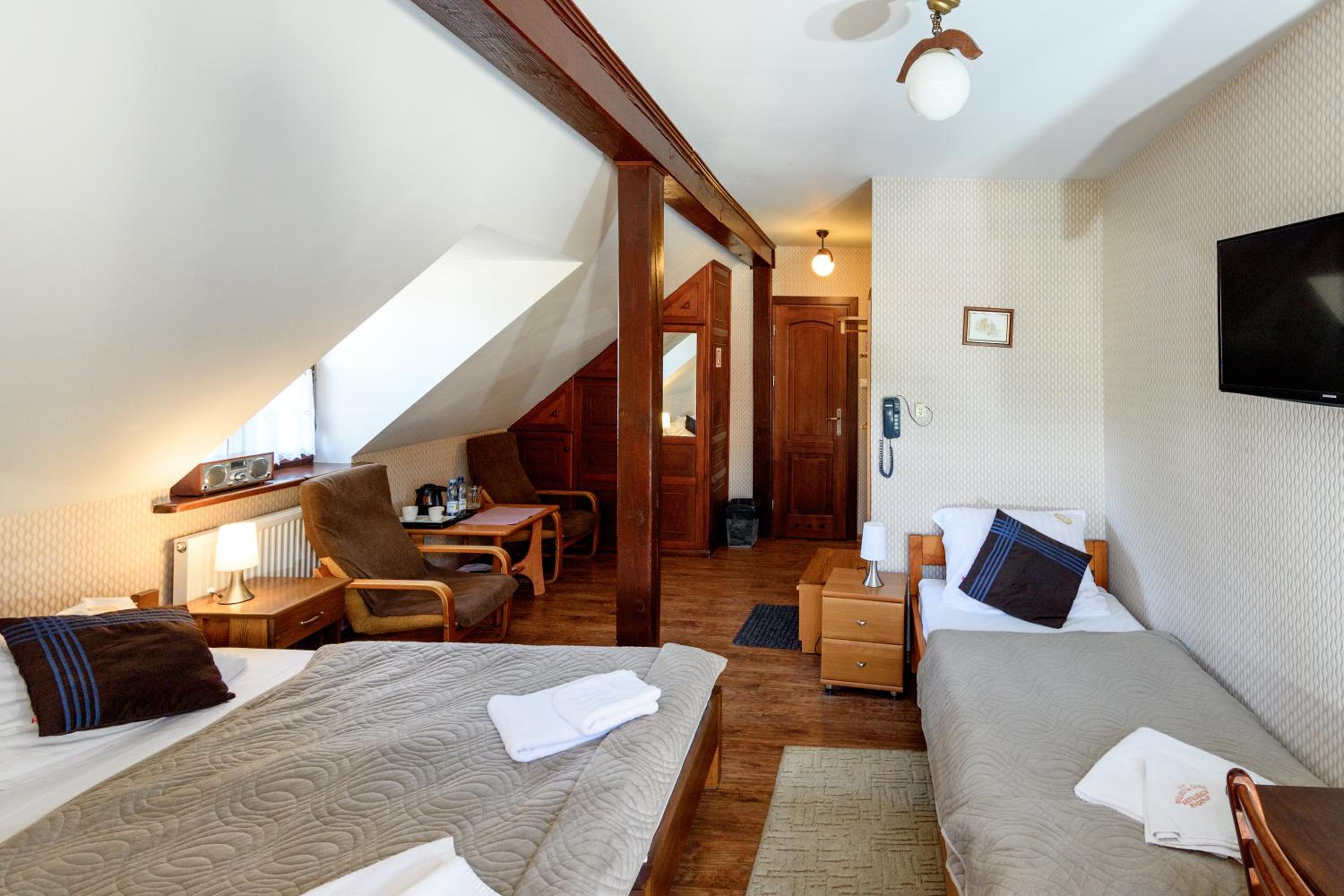 Standard Triple Room - Photo 2