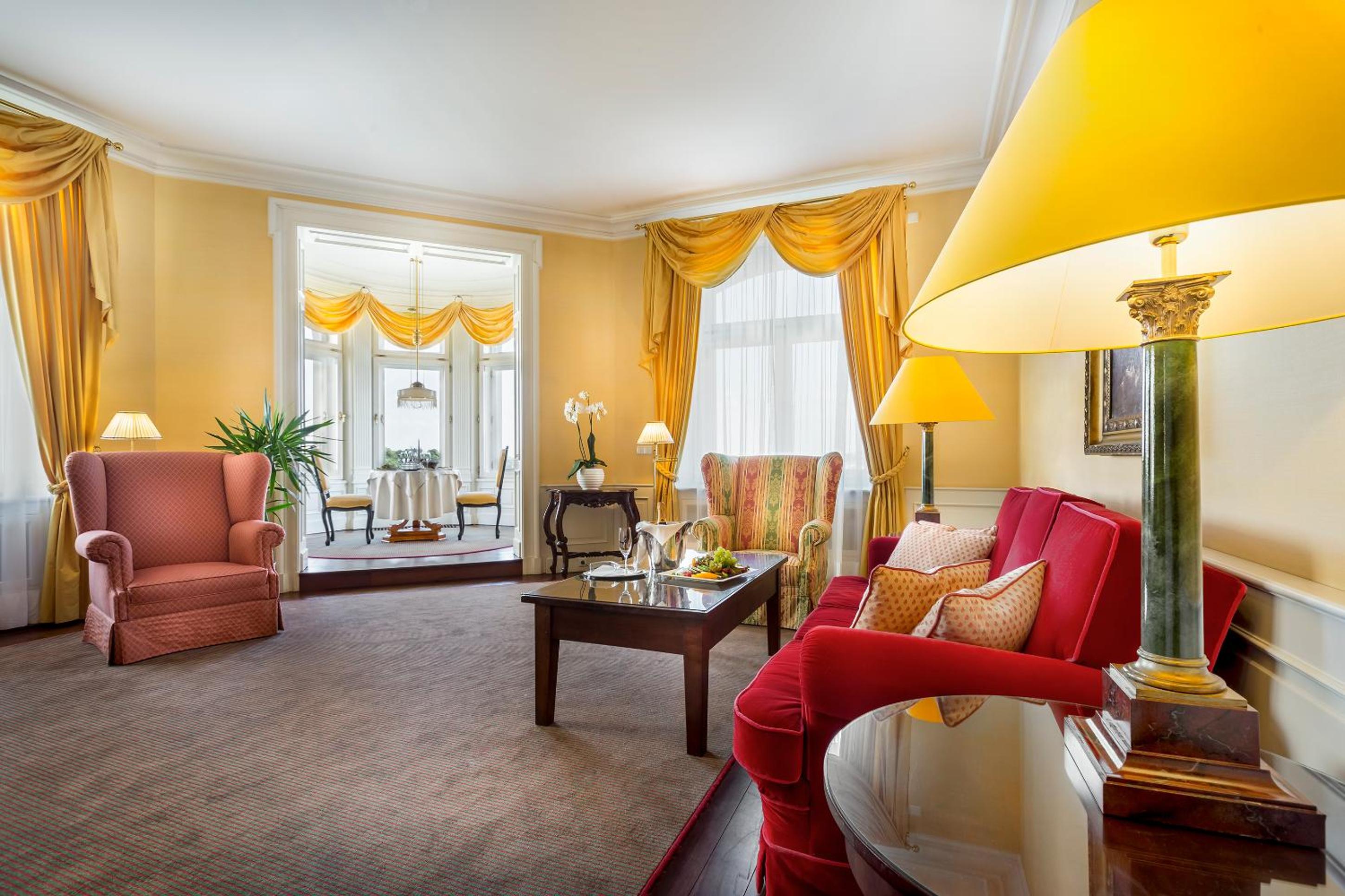 Luxury Suite
