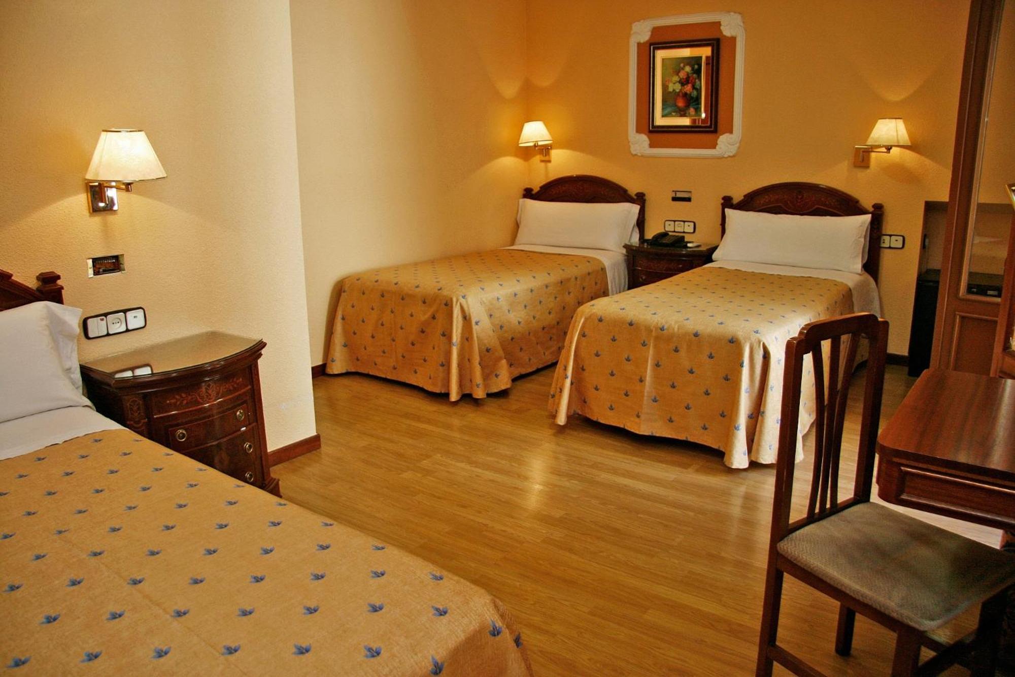 Triple Room photo 2