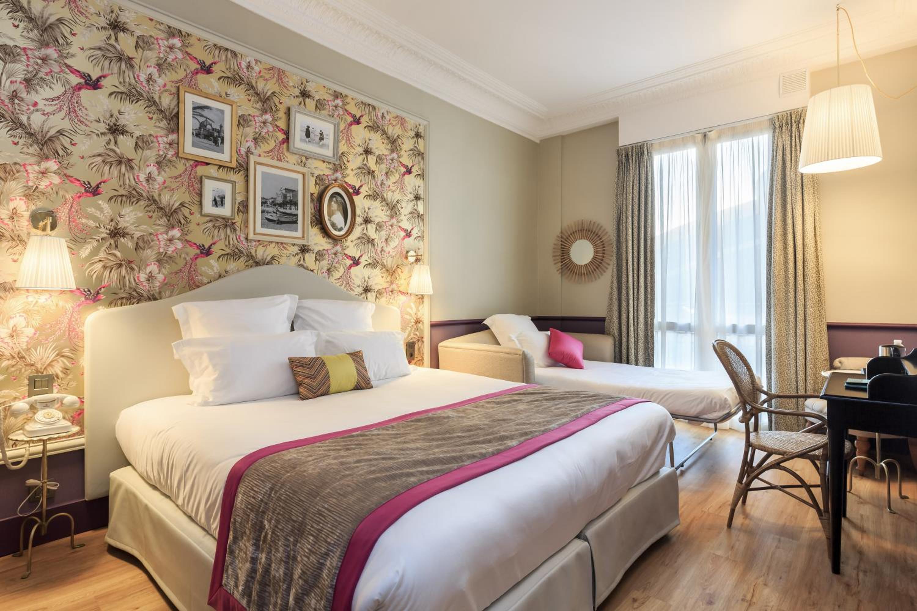 Classic Triple Room - Photo 12
