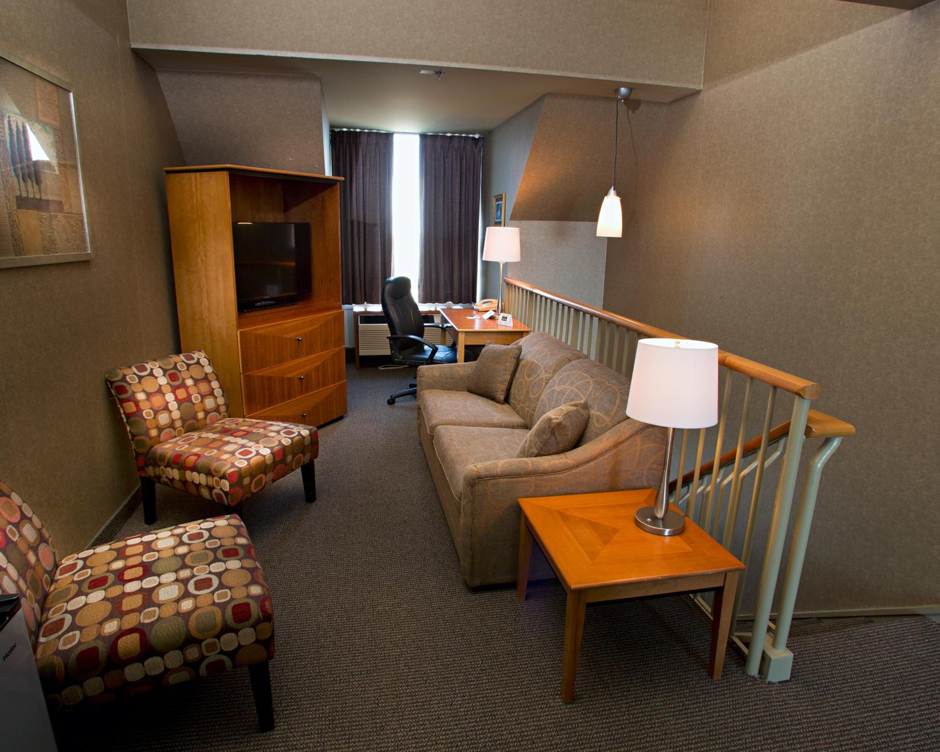 Tower Room Premium Falls View Bi-level Two Queen Suites