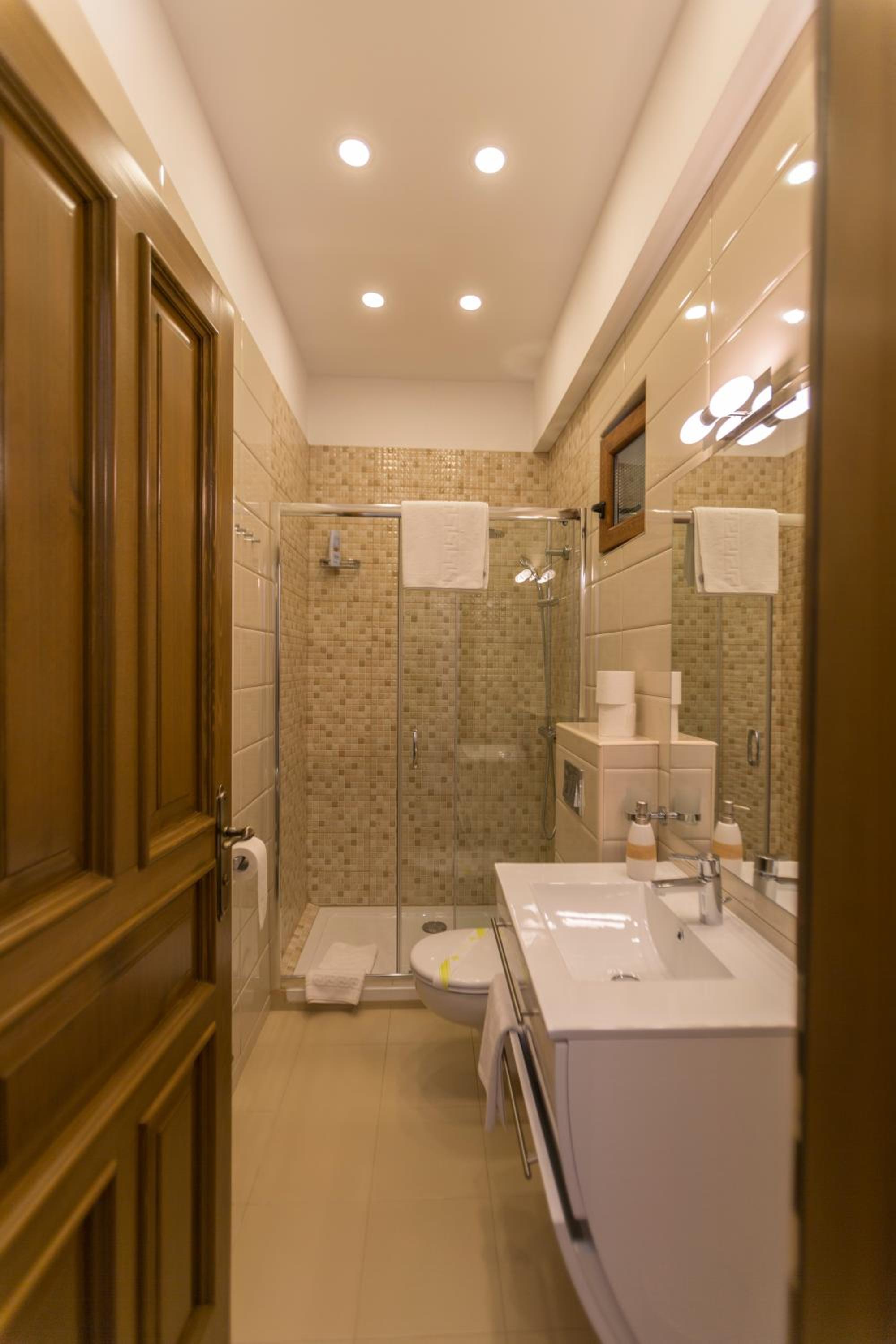 Double Room - Photo 5