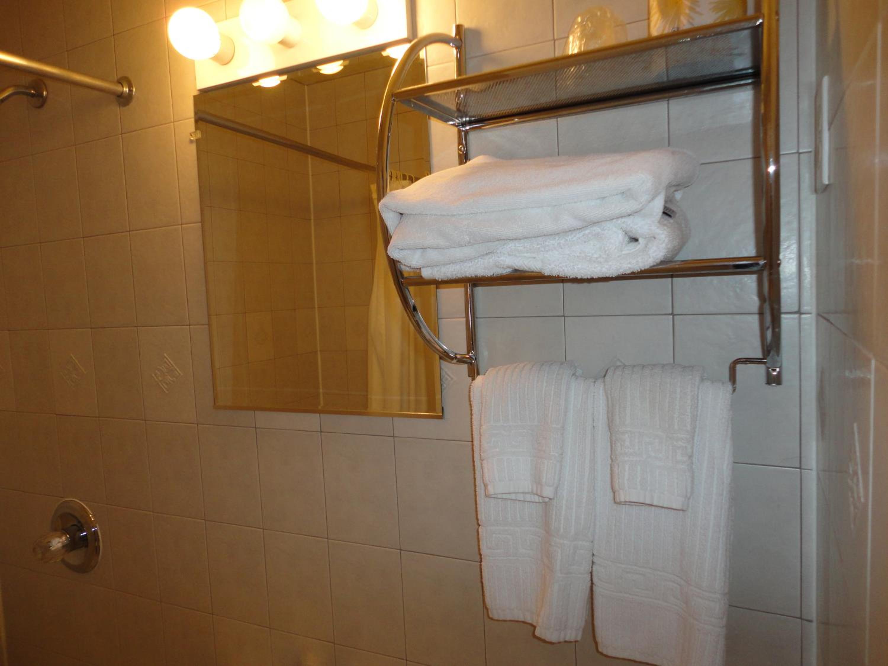Double Room with Two Double Beds - Photo 6