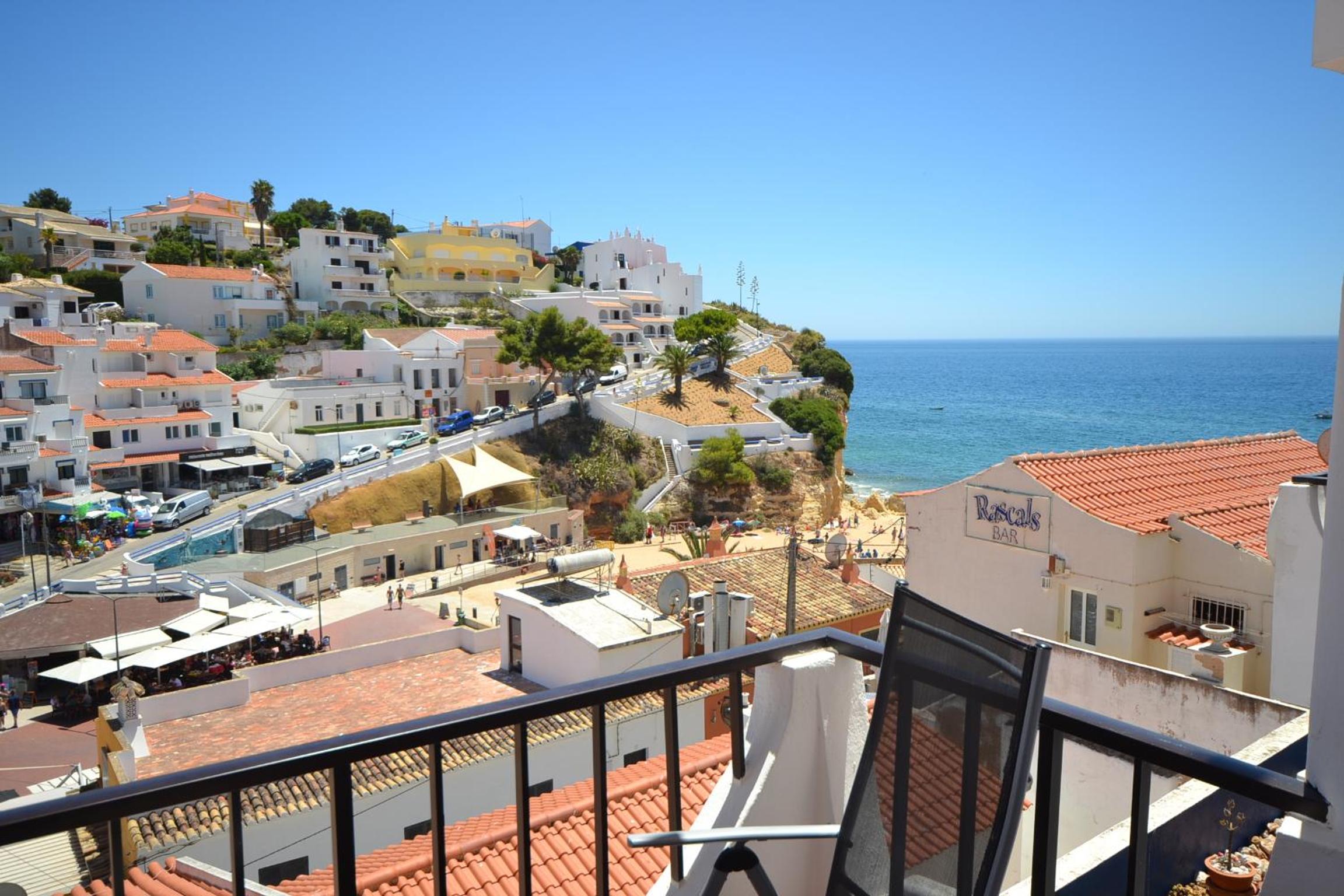 Apartment with Terrace - Photo 26