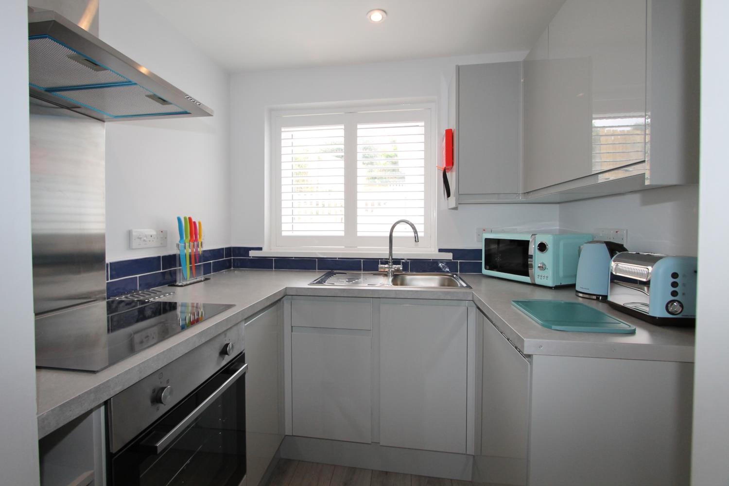 Two-Bedroom Apartment with sea view- No Dogs photo 3