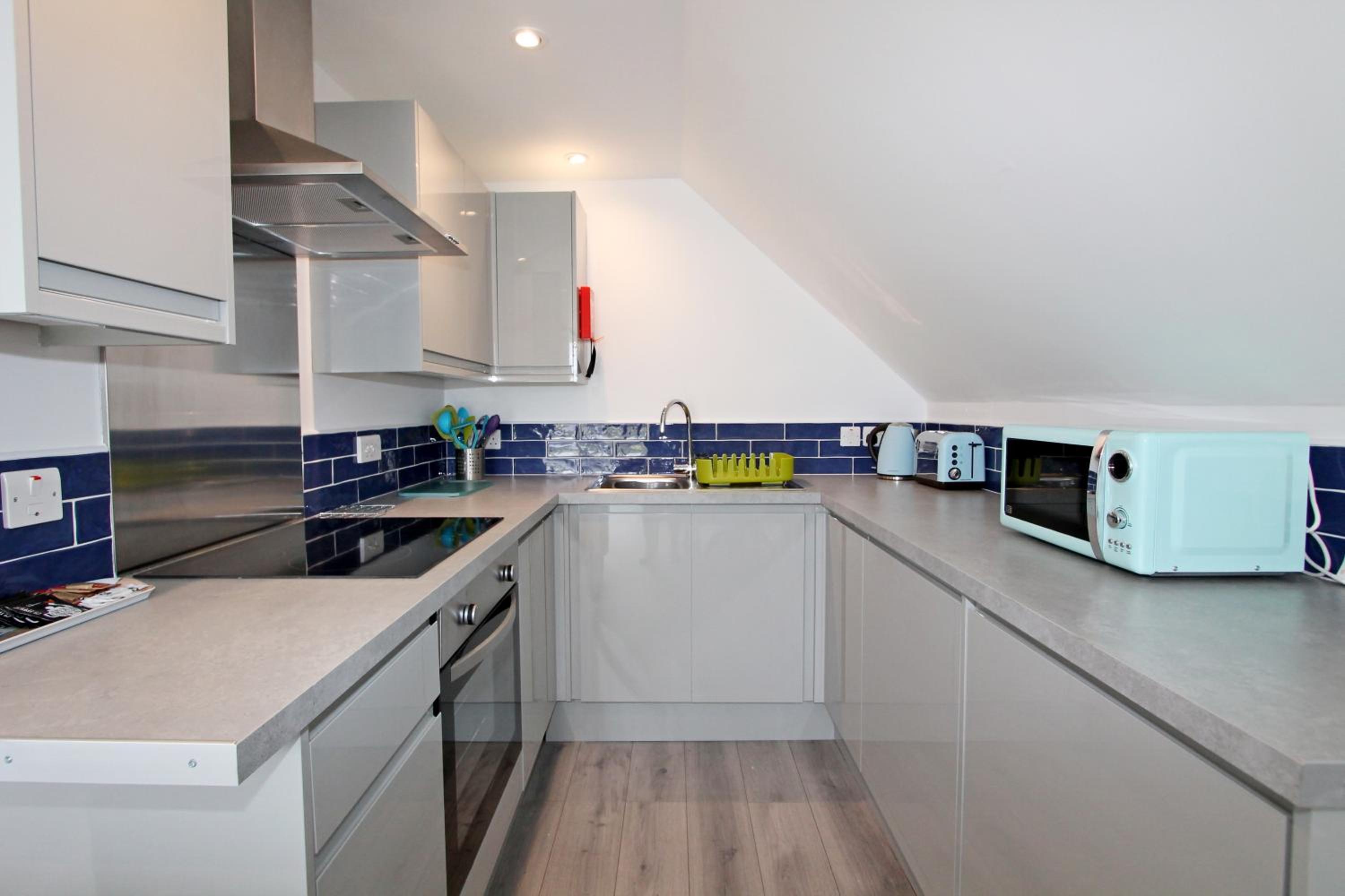 One-Bedroom Apartment with Sea View  - No Dogs photo 3