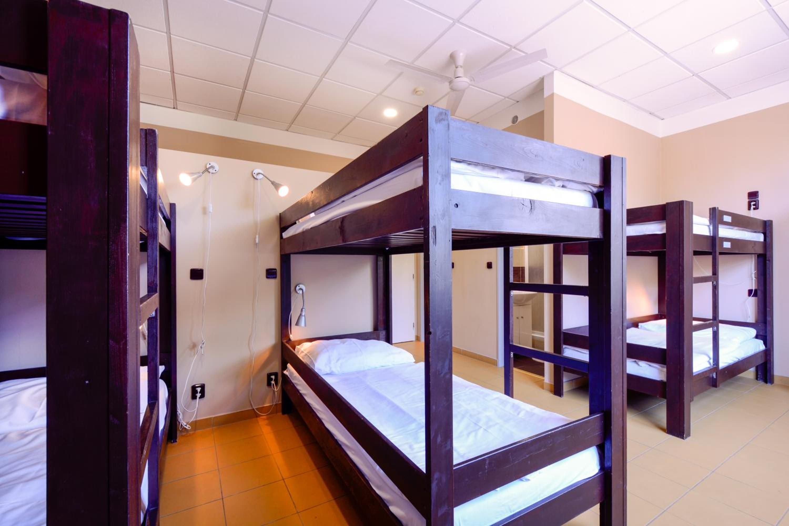 Bed in 6-Bed Dormitory Room photo 3