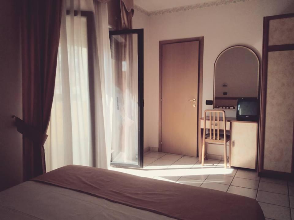 Double or Twin Room photo 2
