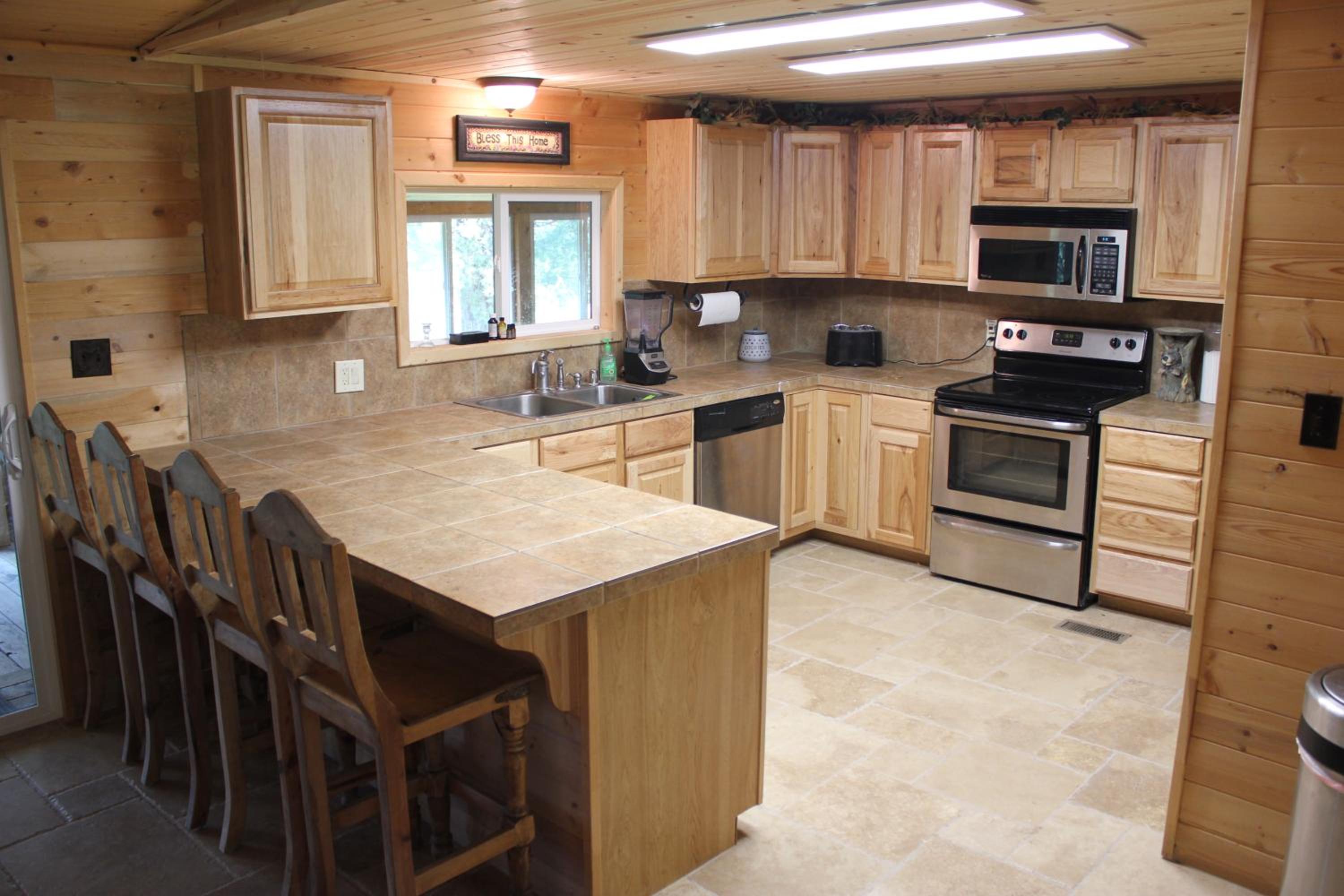 Three-Bedroom House photo 3