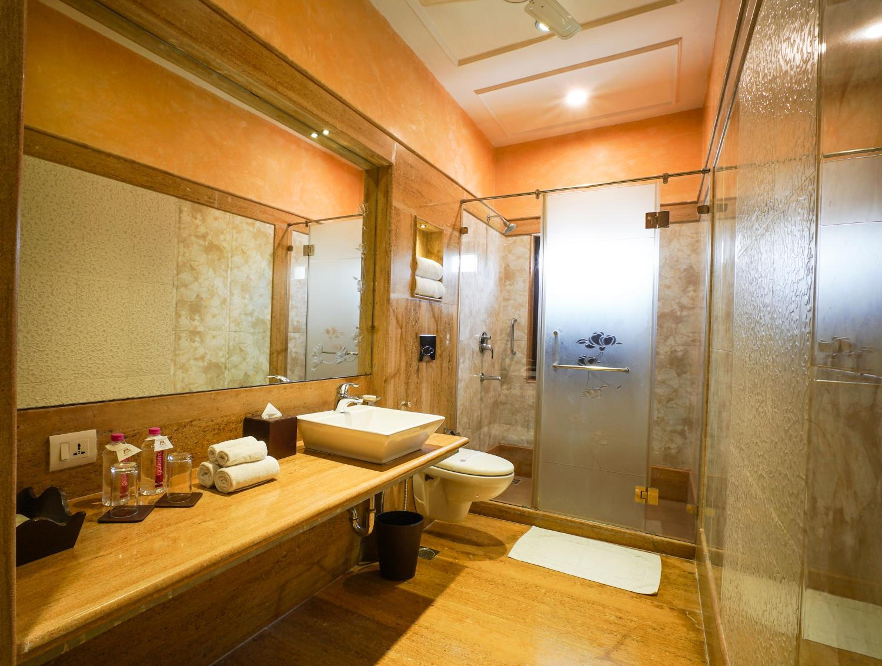 Deluxe Double Room: 20% off on session of Spa, 10% off on food & beverage services, 15 % off On Laundry photo 2