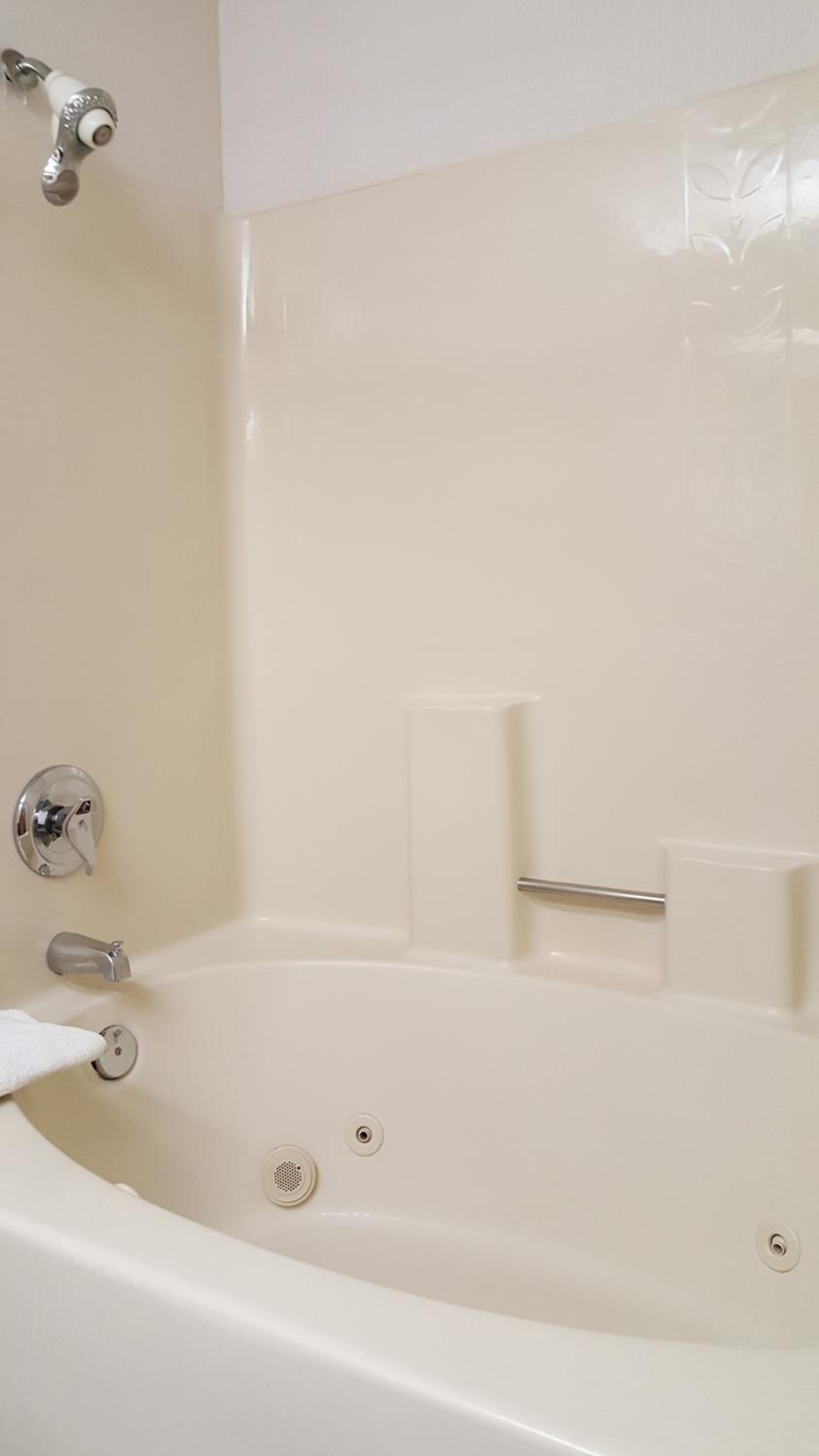 One-Bedroom King Suite - Non-Smoking - Photo 4