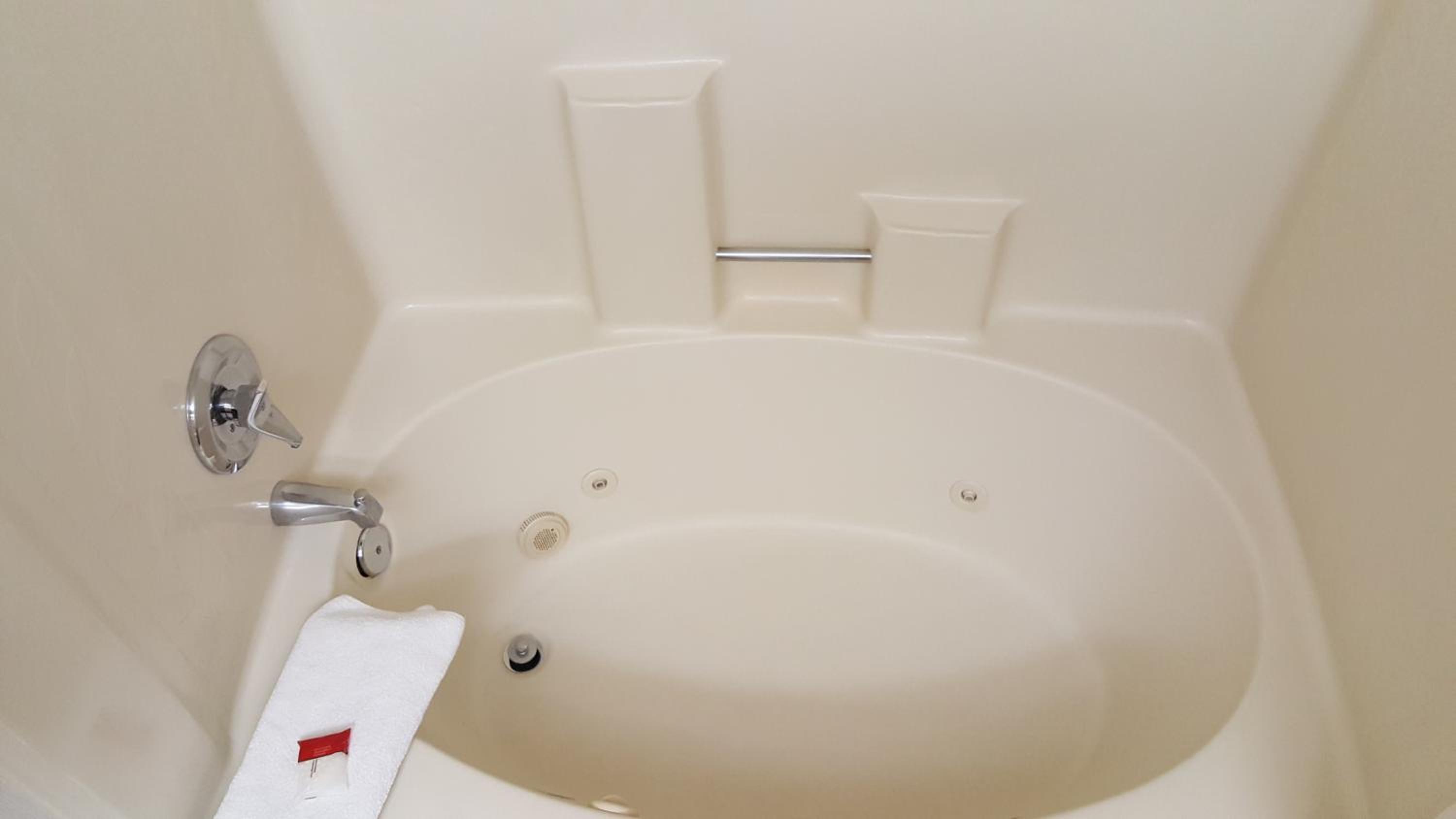 One-Bedroom King Suite - Non-Smoking - Photo 2