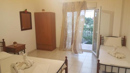 Apartment with Balcony - Photo 1