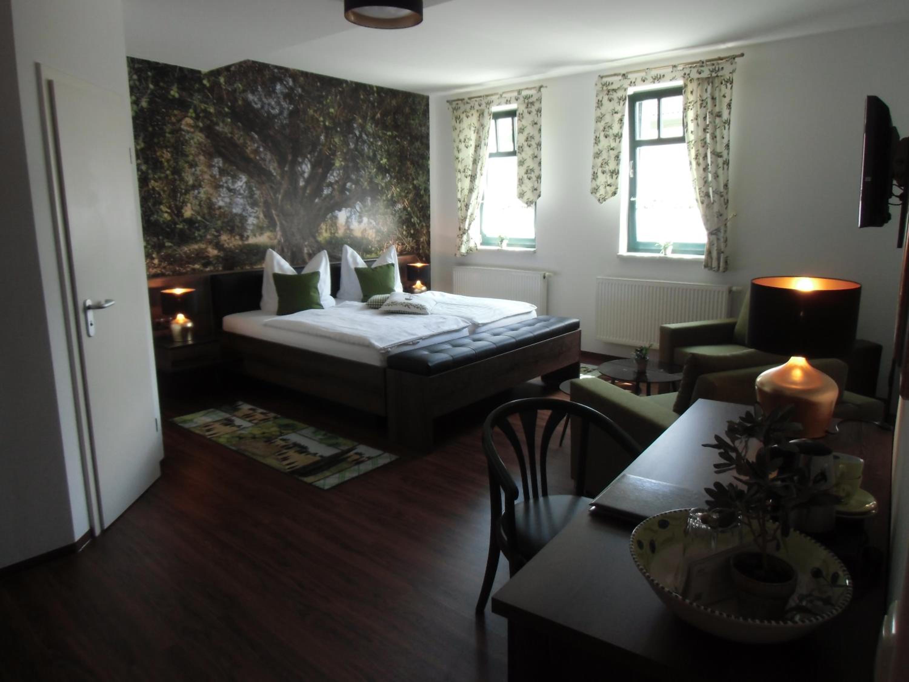 Large Double Room photo 1
