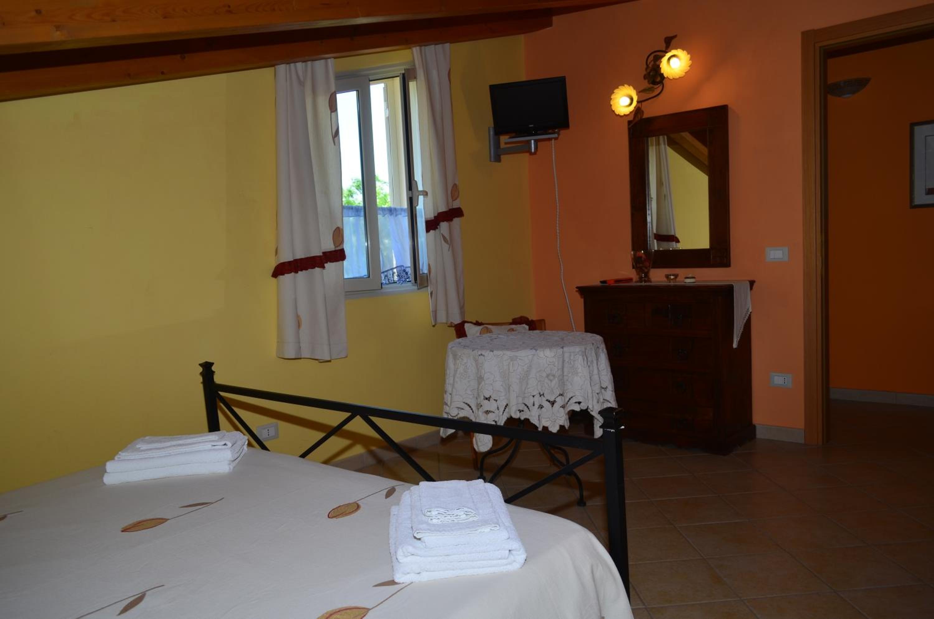 Double Room - Photo 1