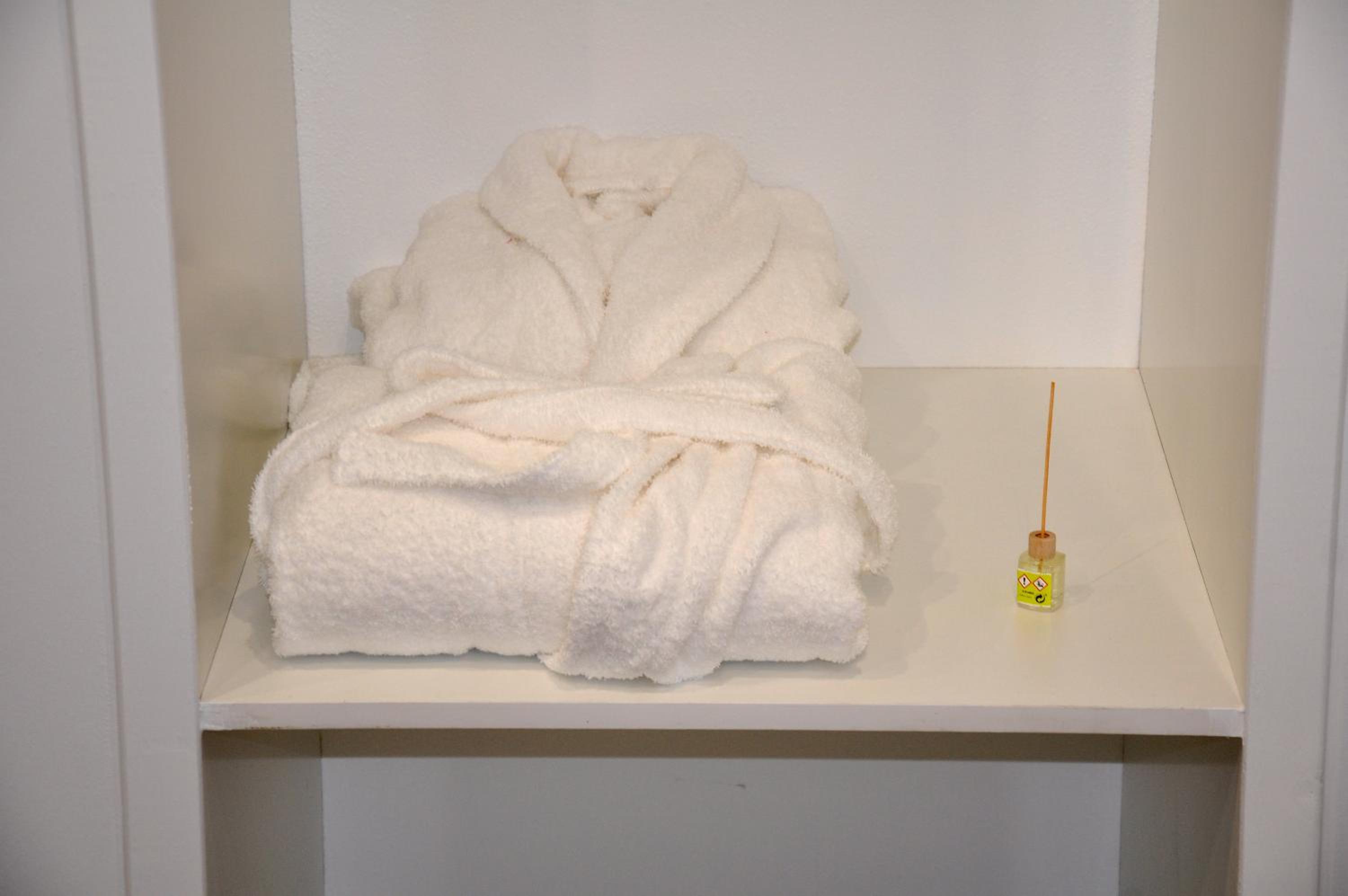 Double Room - Photo 7