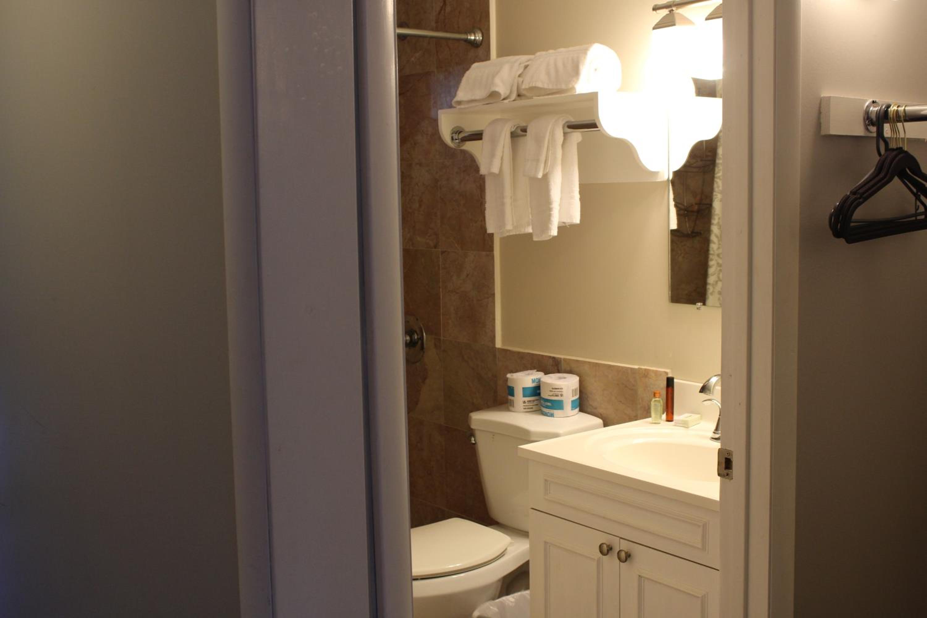 Quadruple Room with Mountain View - Pet Friendly photo 2