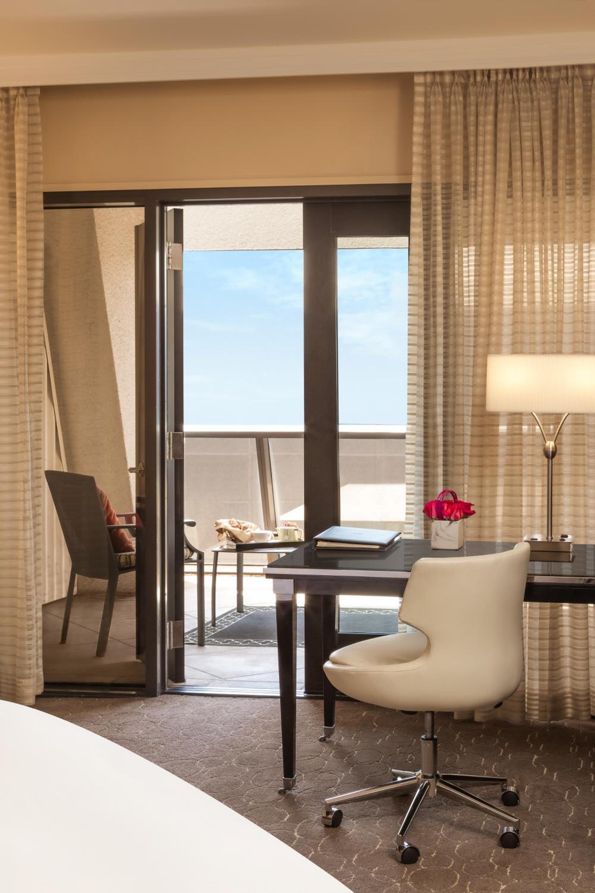 Patio Luxury Room, 1 king-size bed photo 2