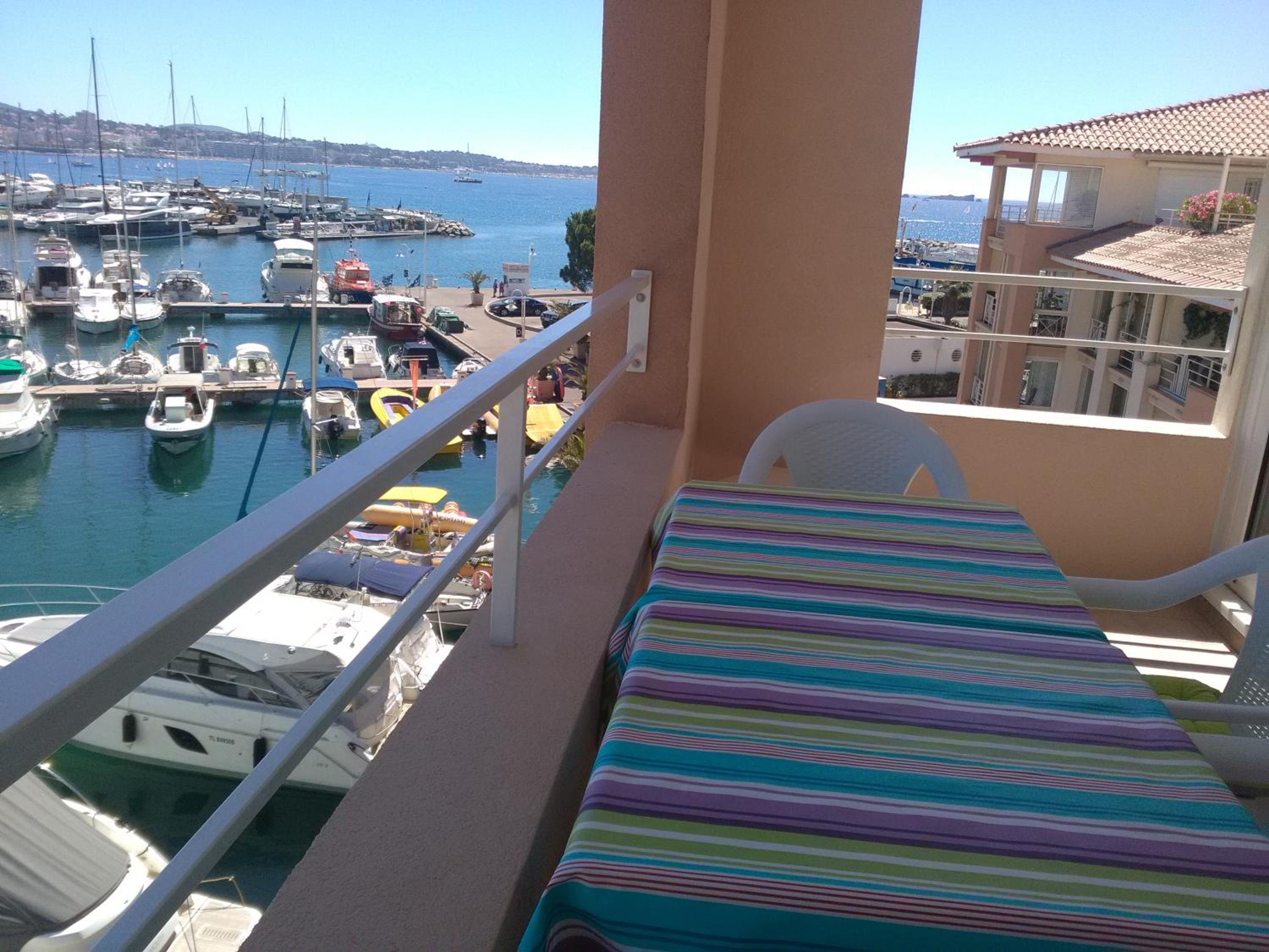 Studio Apartment with Sea View photo 2