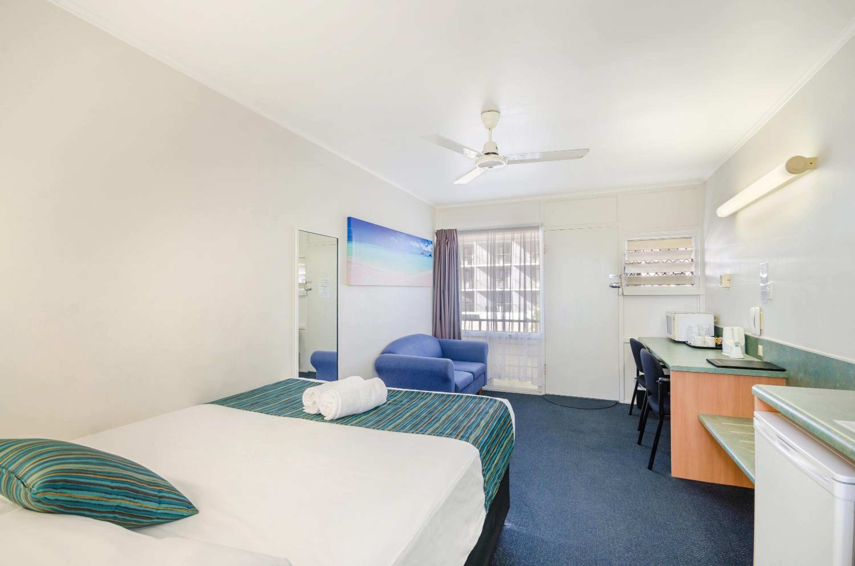 Standard Queen Room photo 3