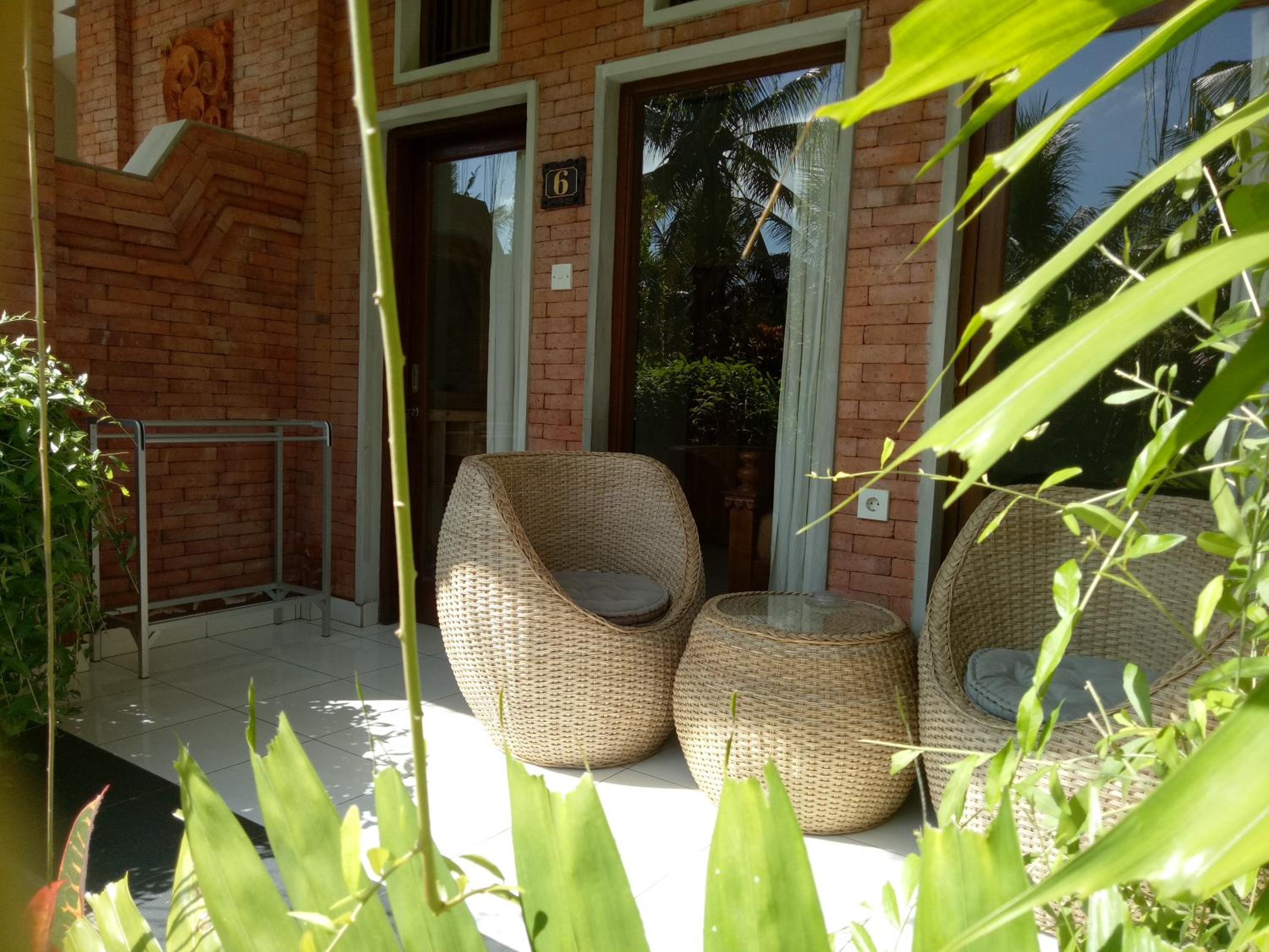 Deluxe Double Room with Balcony - Photo 9