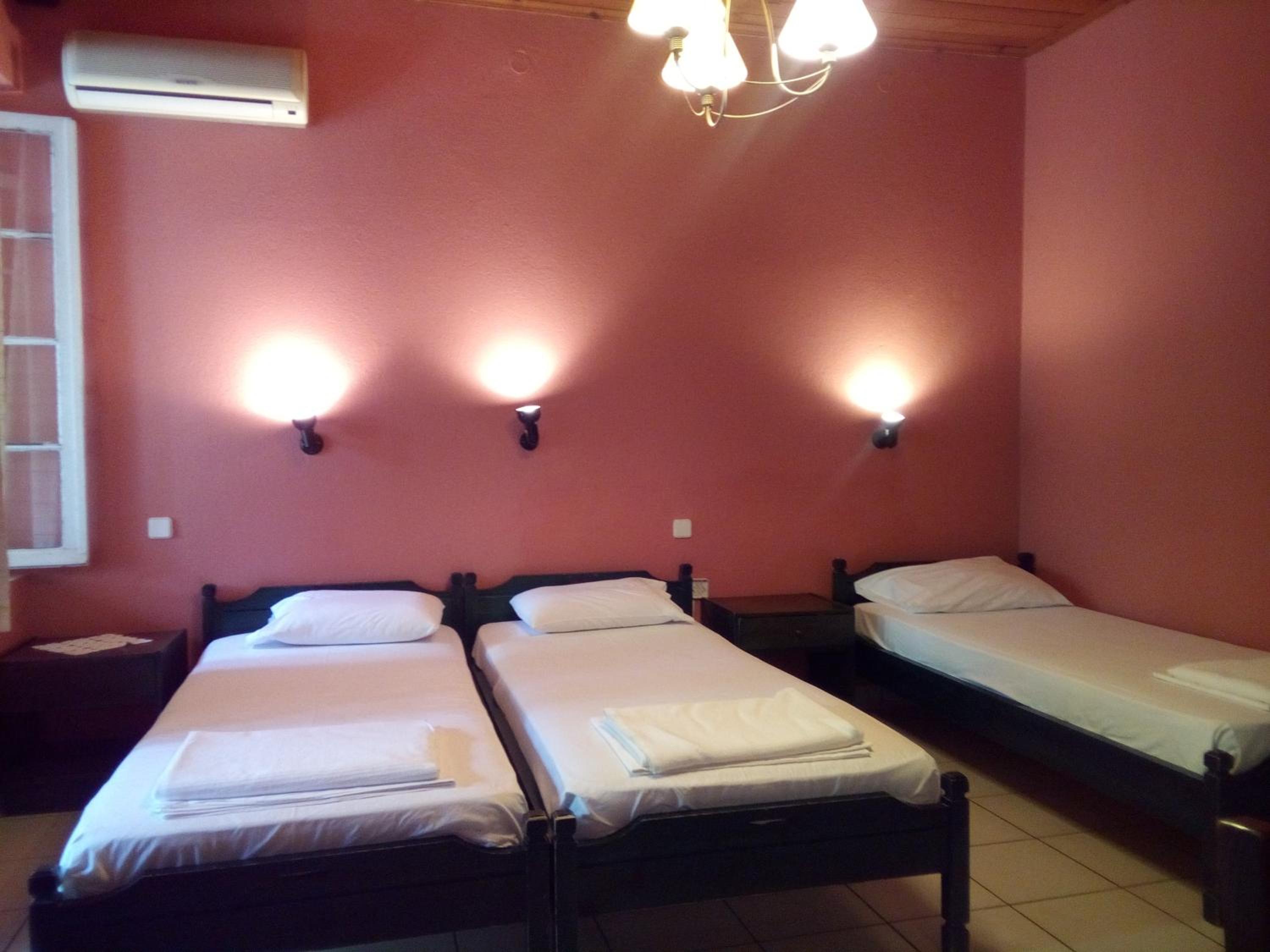 Triple Room with Garden View photo 3