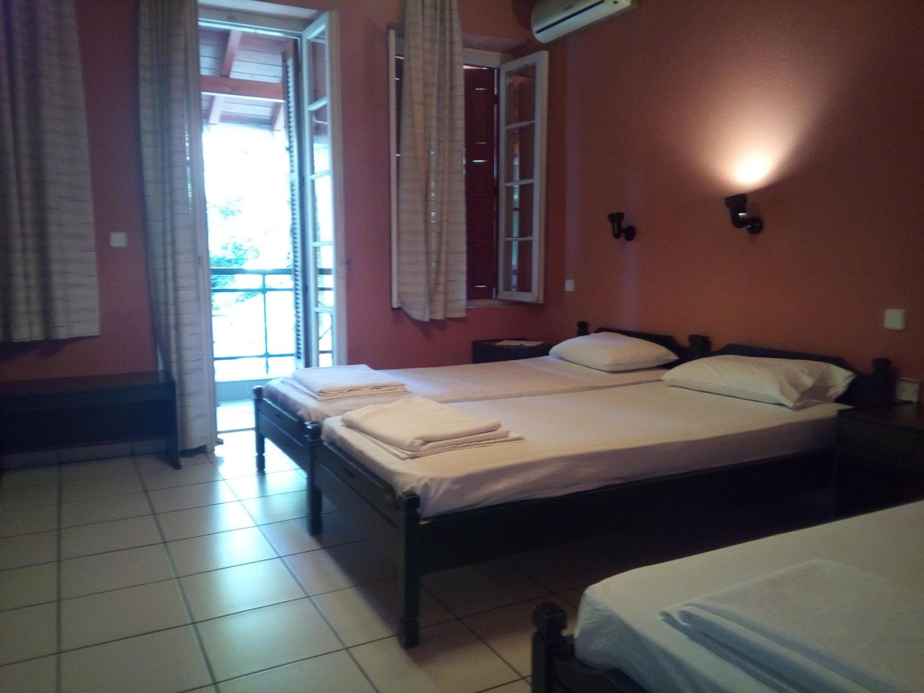 Triple Room with Garden View photo 1