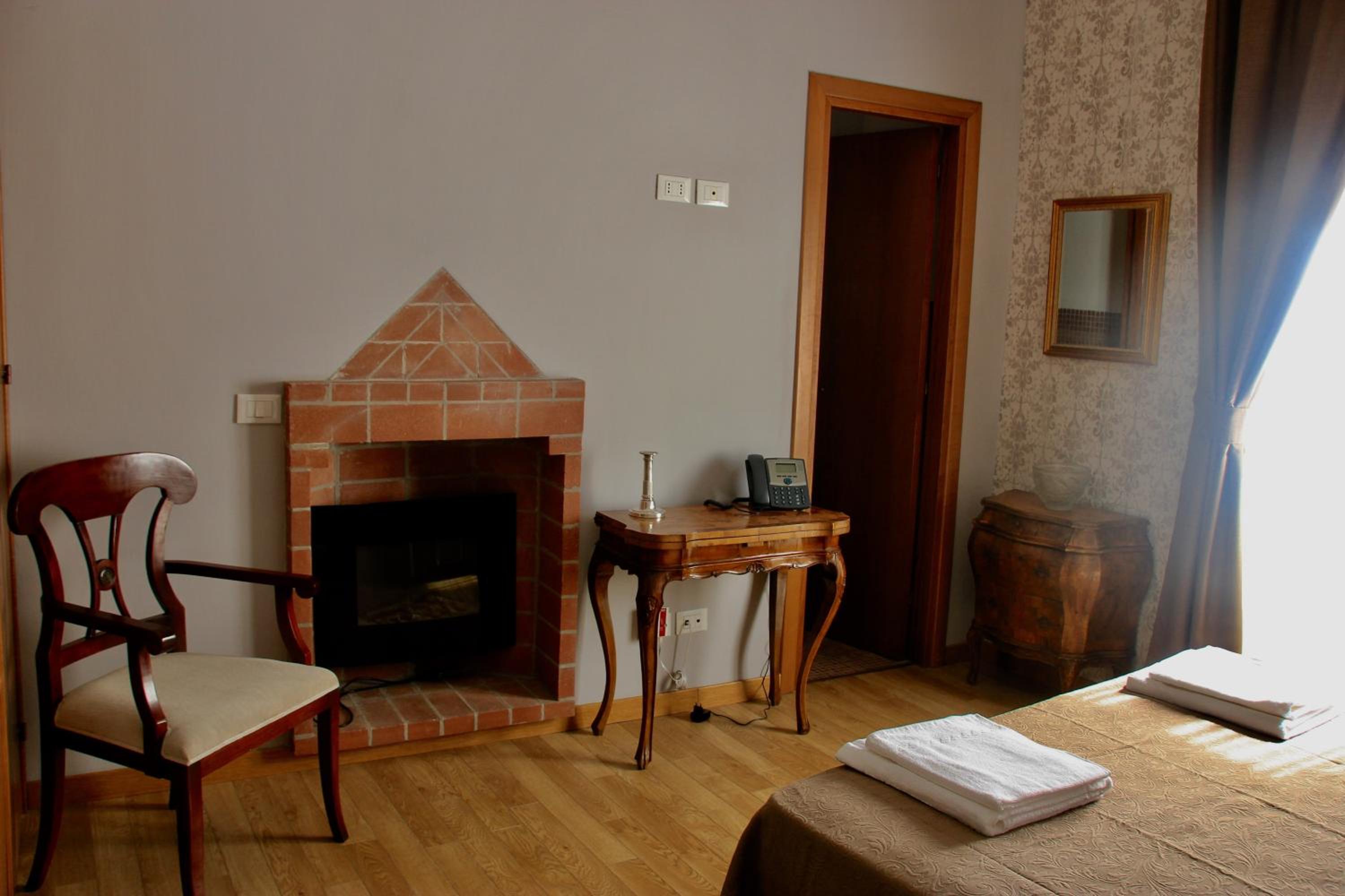 Deluxe Queen Room photo 2
