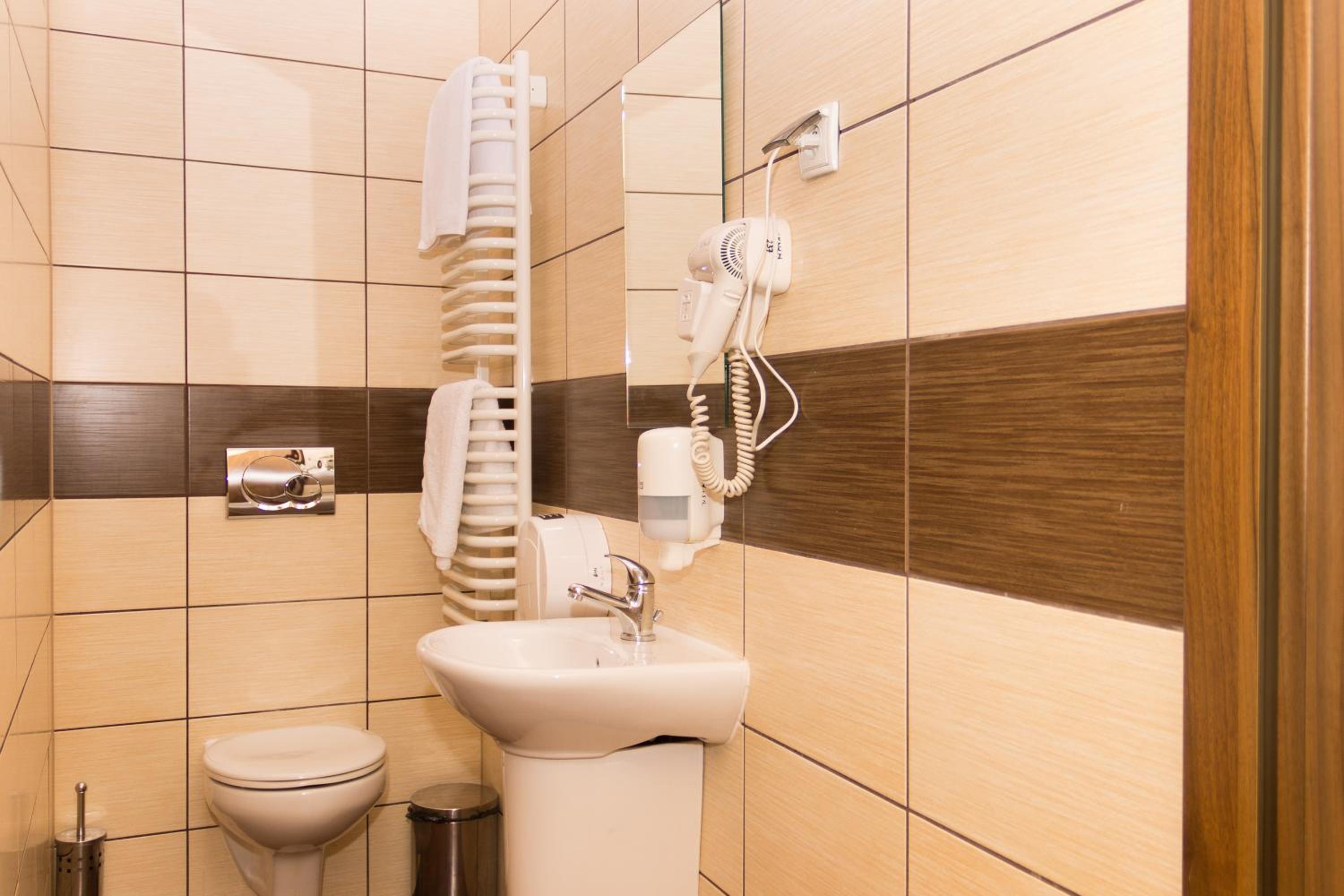 Triple Room with Bathroom - Photo 7