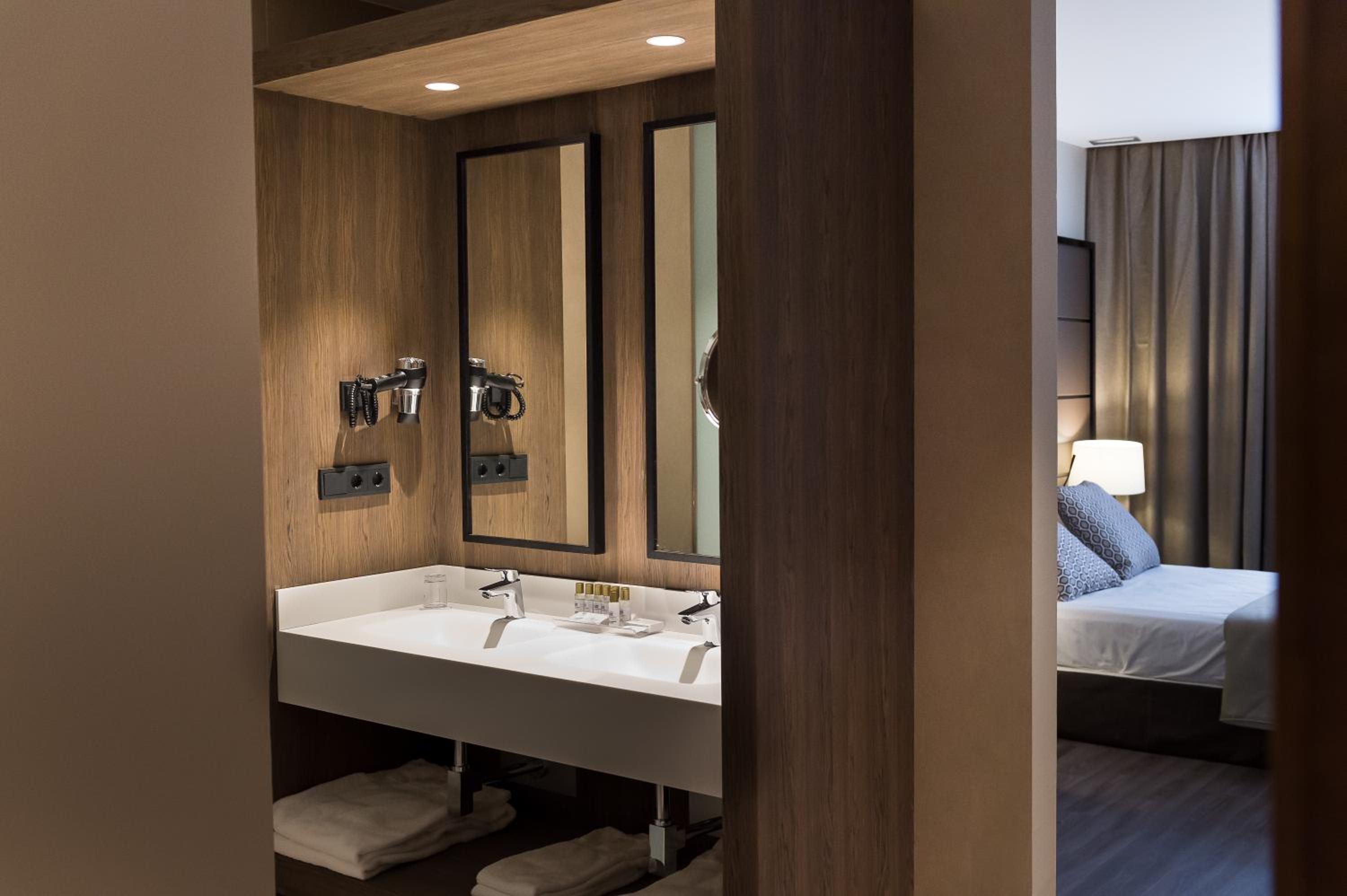 Superior Double Room - Photo 7