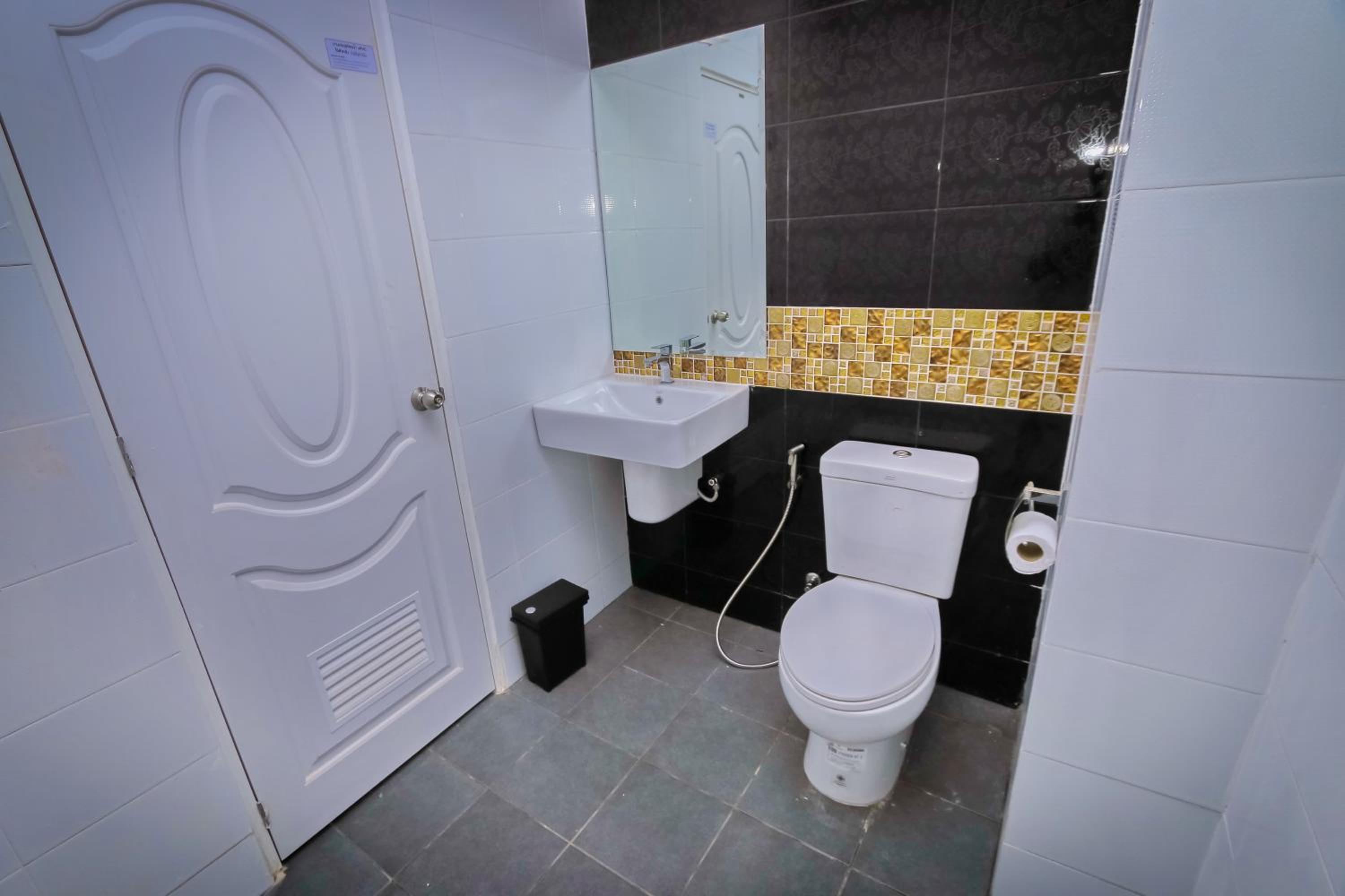 Deluxe Double Room with Pool Access - Photo 3