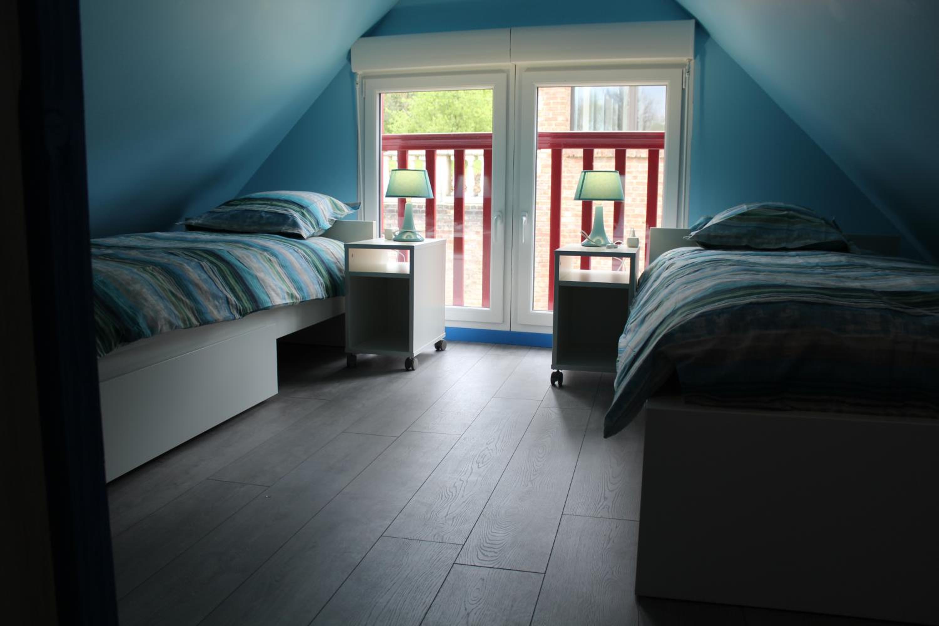Two-Bedroom House - Photo 11