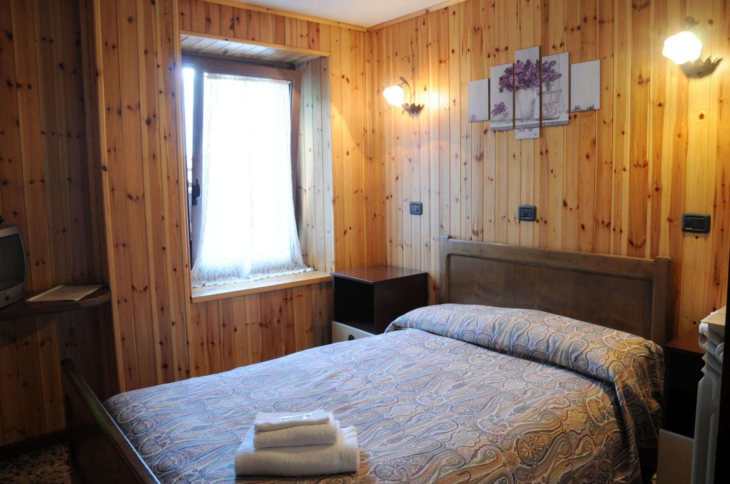 Family Room - Photo 3