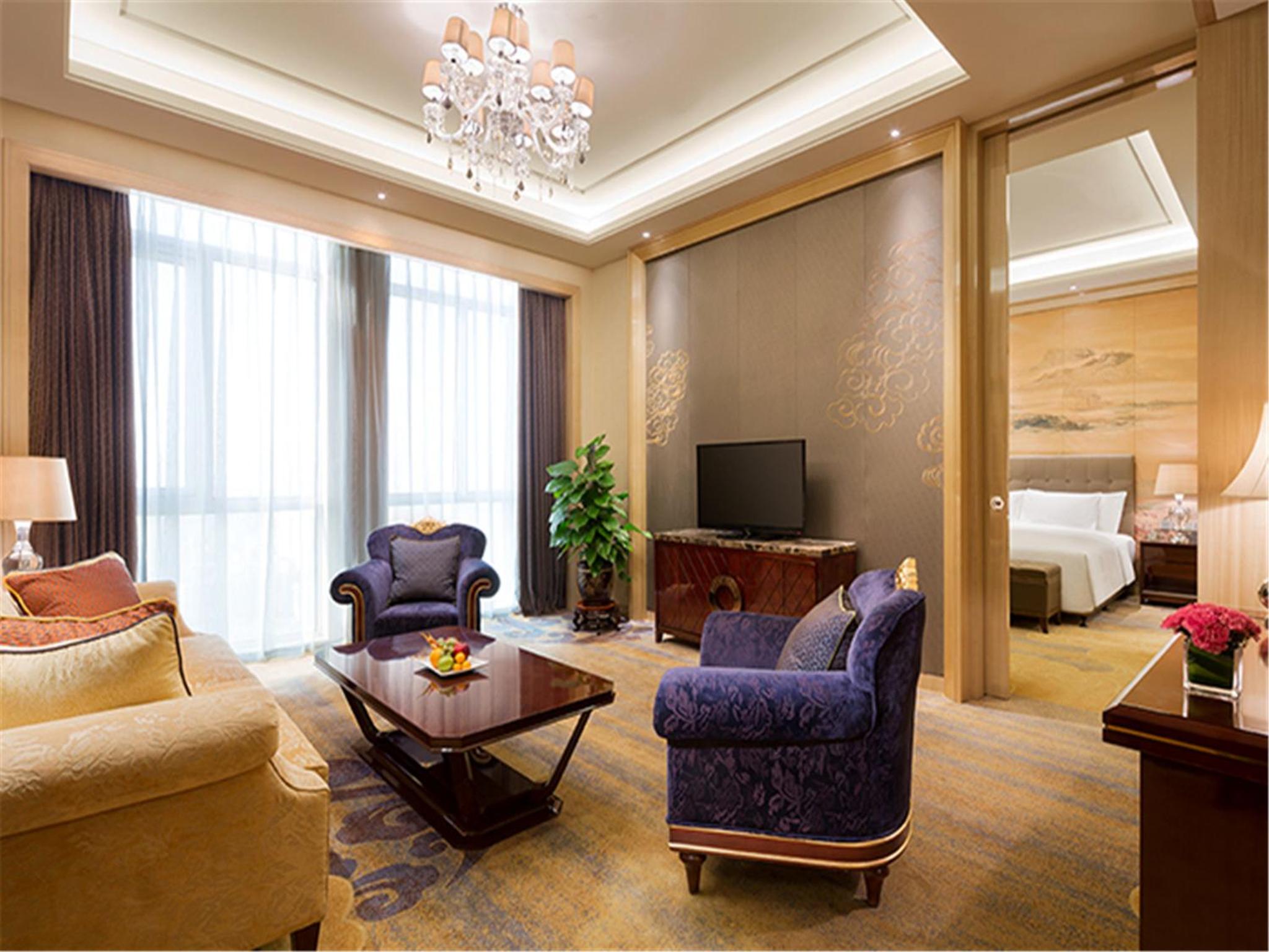 One-Bedroom Suite photo 3