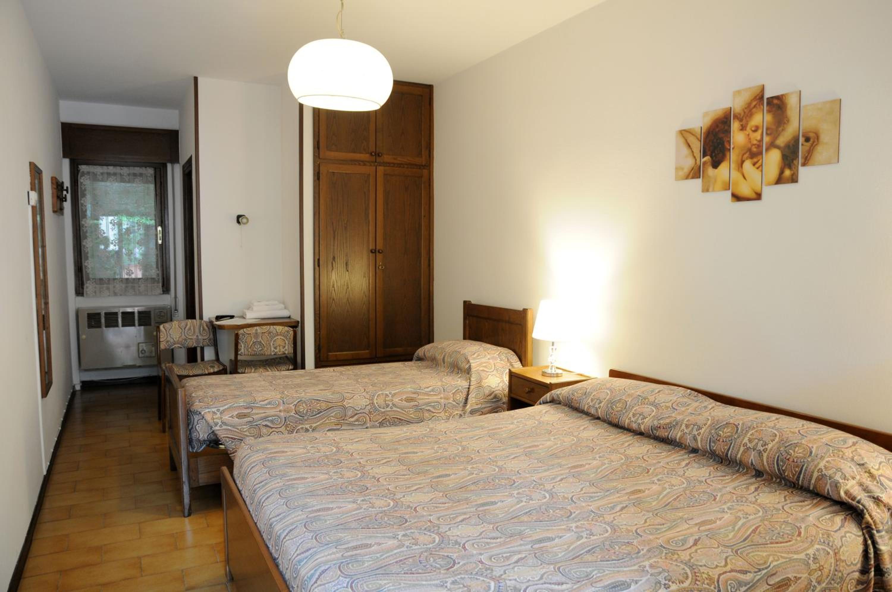 Triple Room - Photo 9