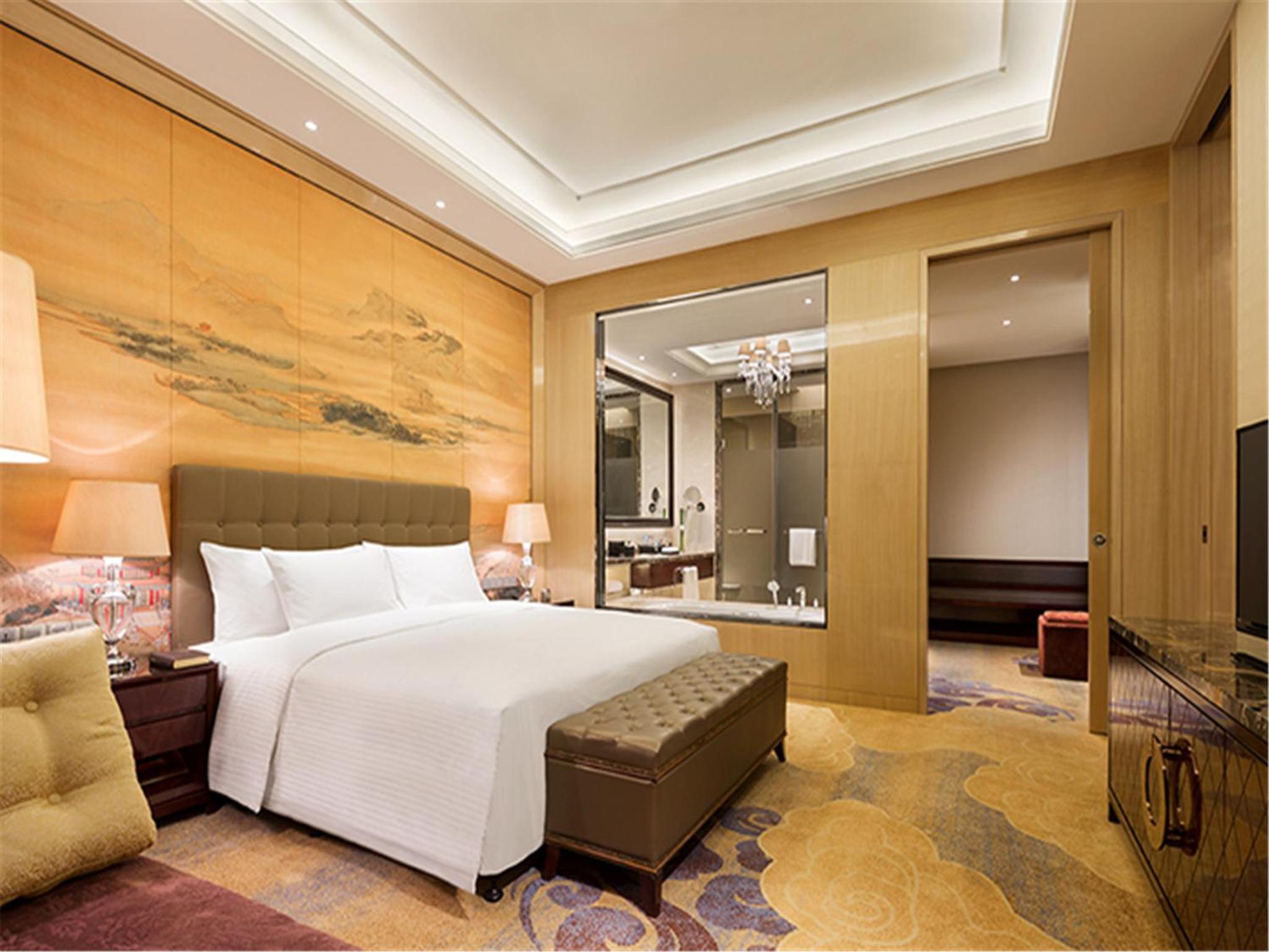 One-Bedroom Suite photo 1
