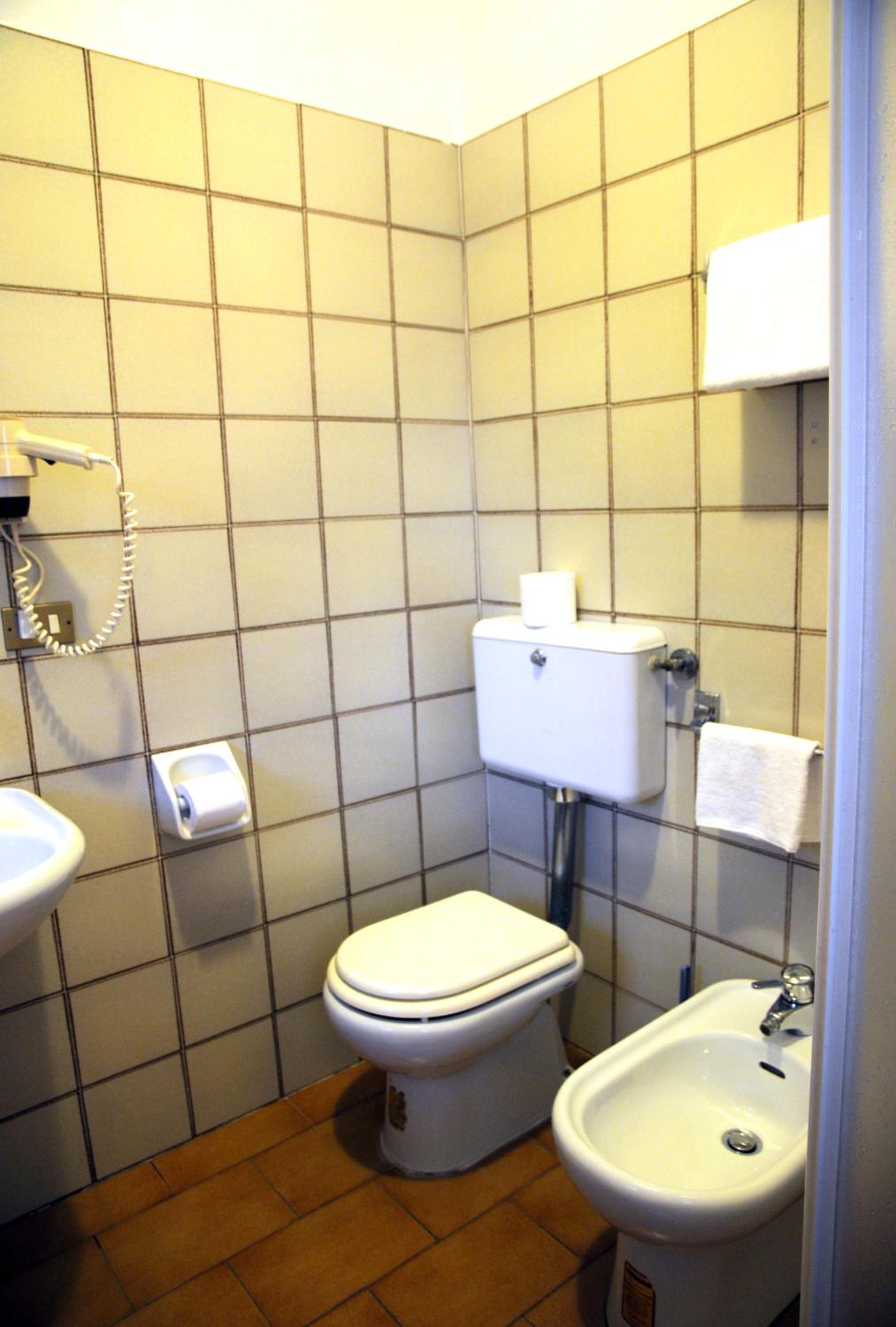 Deluxe Double or Twin Room - Photo 7