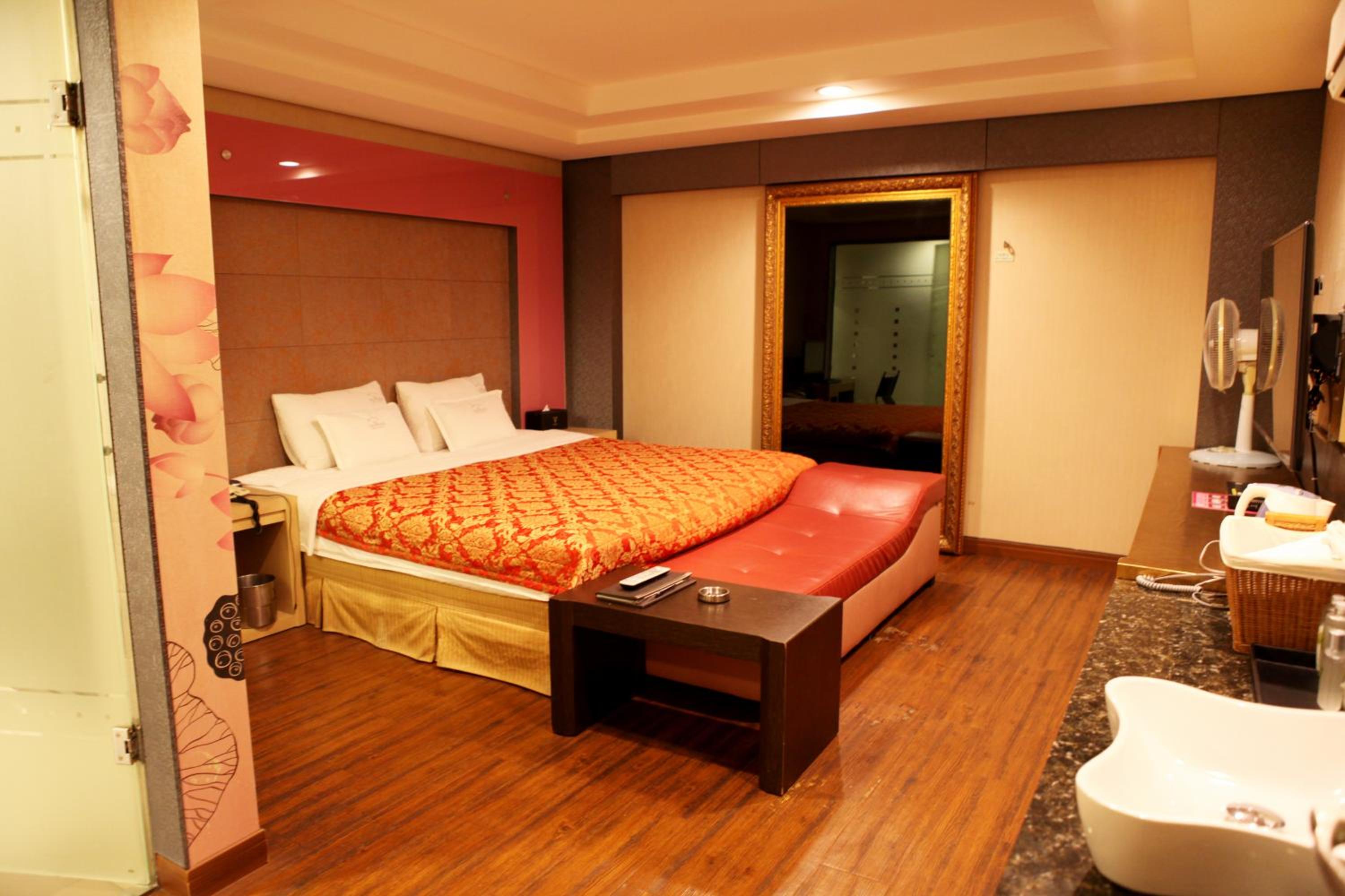 Deluxe Double Room - Photo 1