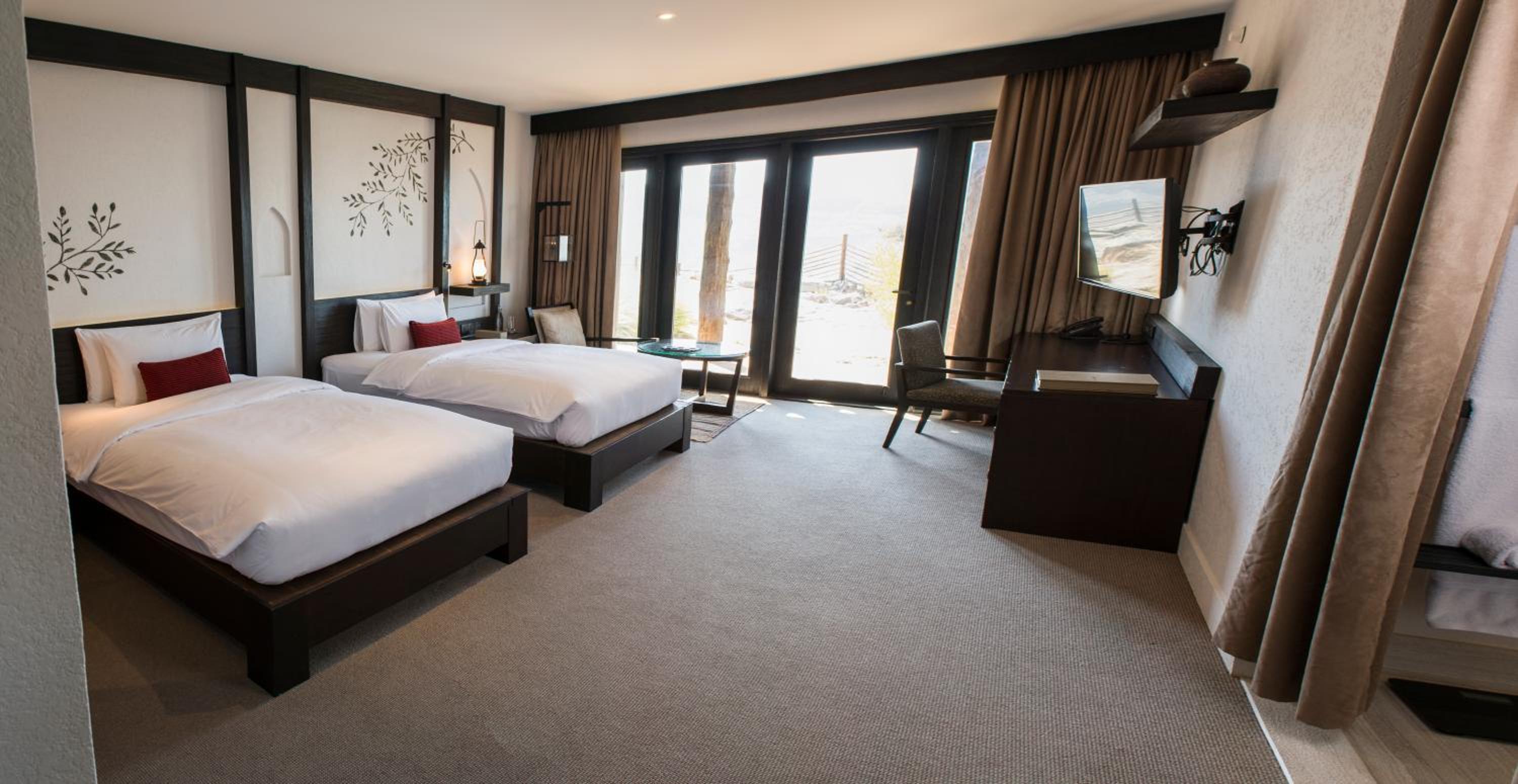 Twin Room with View - Photo 3