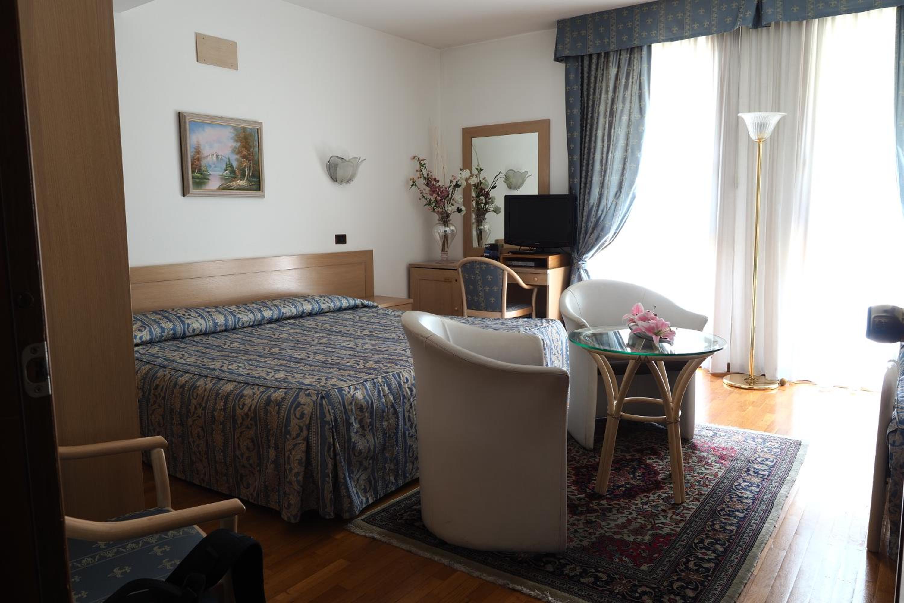 Double Room - Photo 3