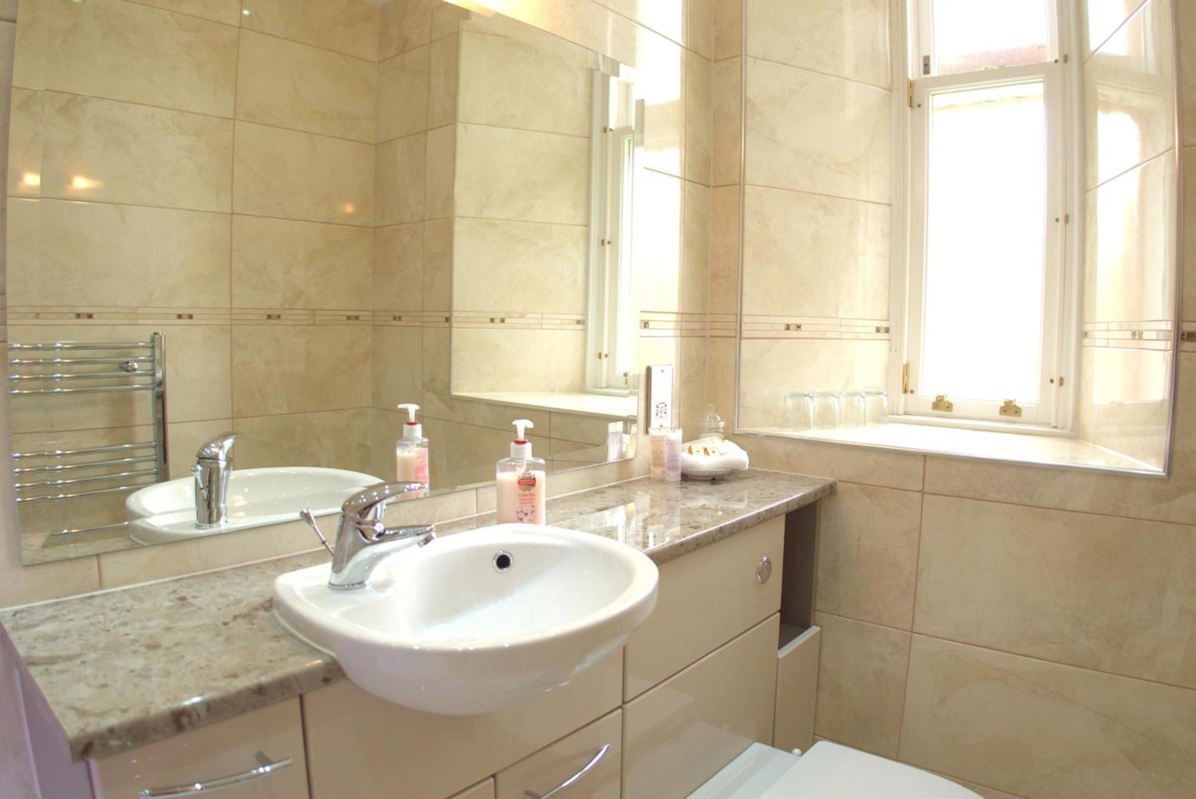 Twin Room - Photo 4