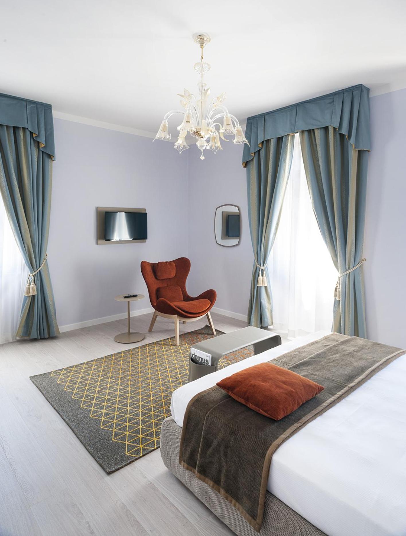 Deluxe Suite photo 3
