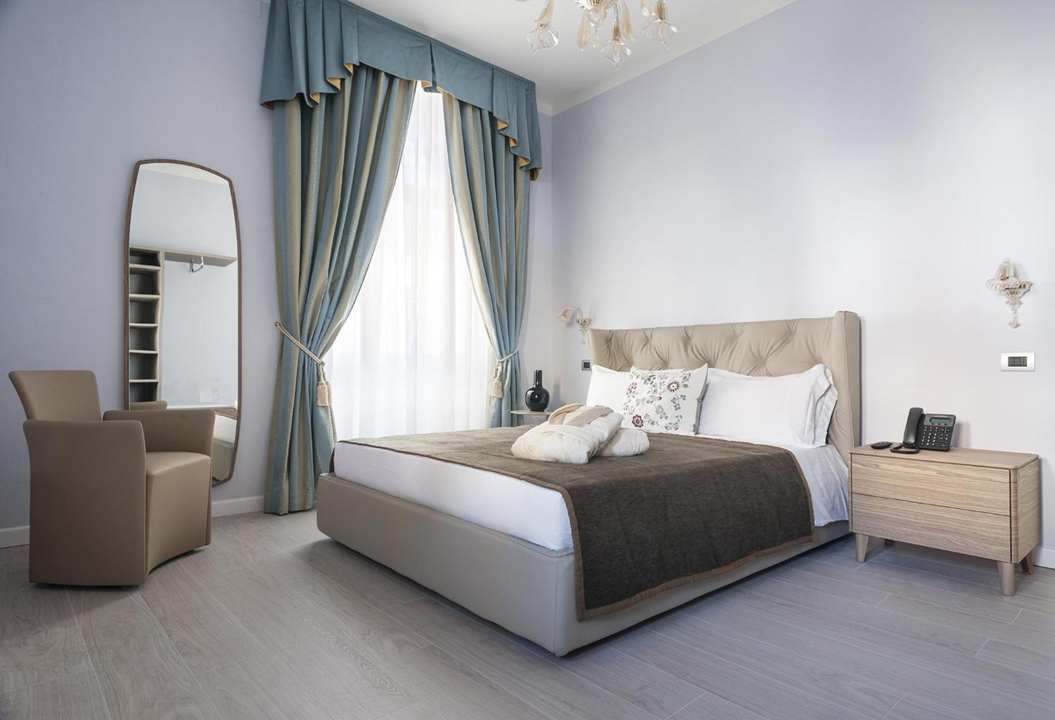 Suite - Photo 8