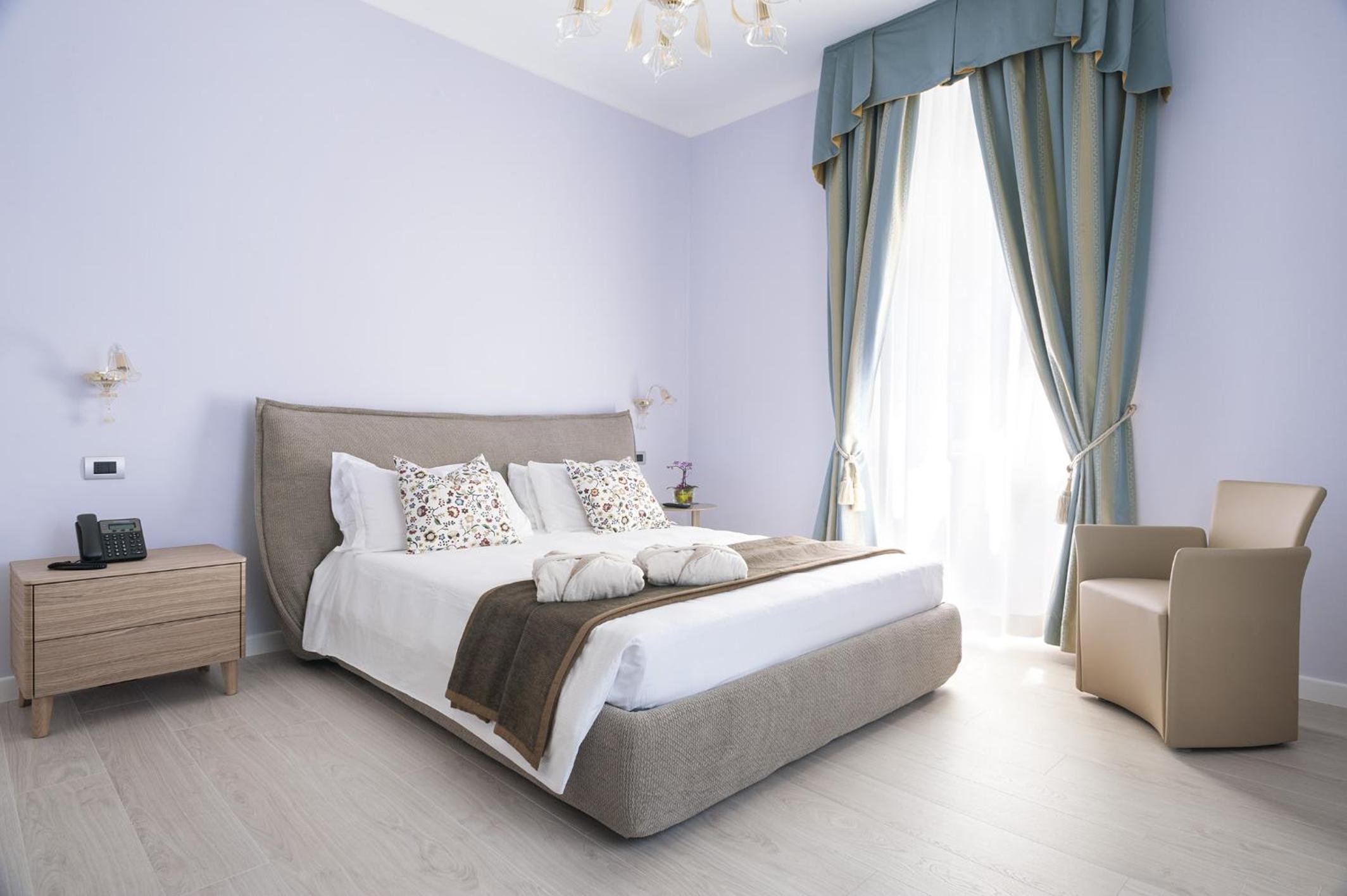 Superior Suite - Photo 6