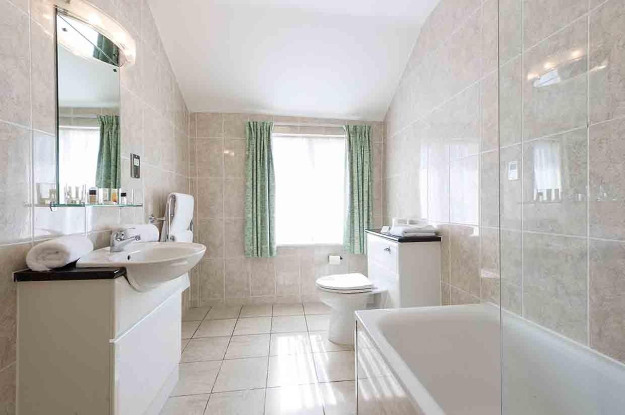 Executive Double Room with Sea View - Photo 10