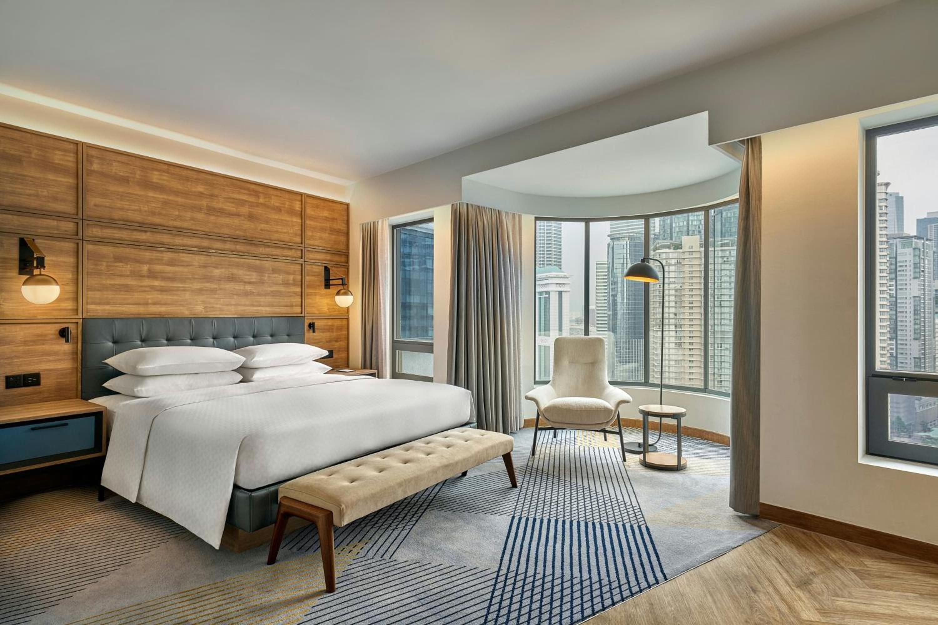 Panorama Two-Bedroom Suite with City View thumbnail 6