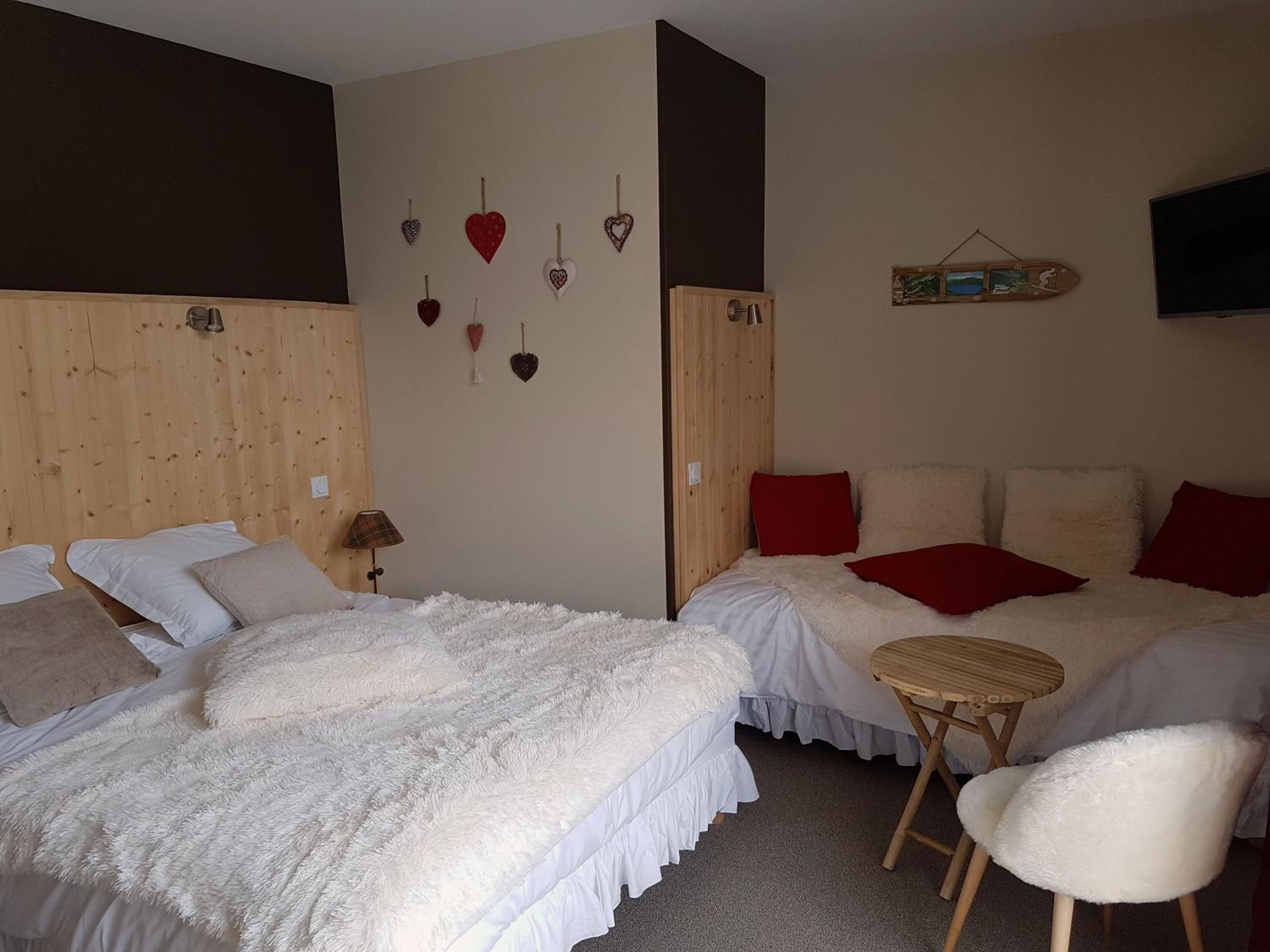 Double Room with Balcony - Photo 2