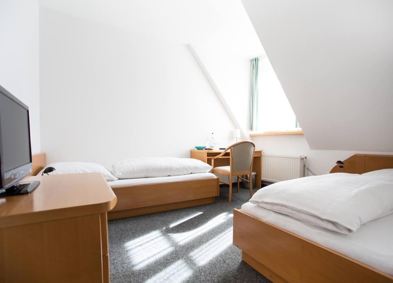 Double or Twin Room photo 3